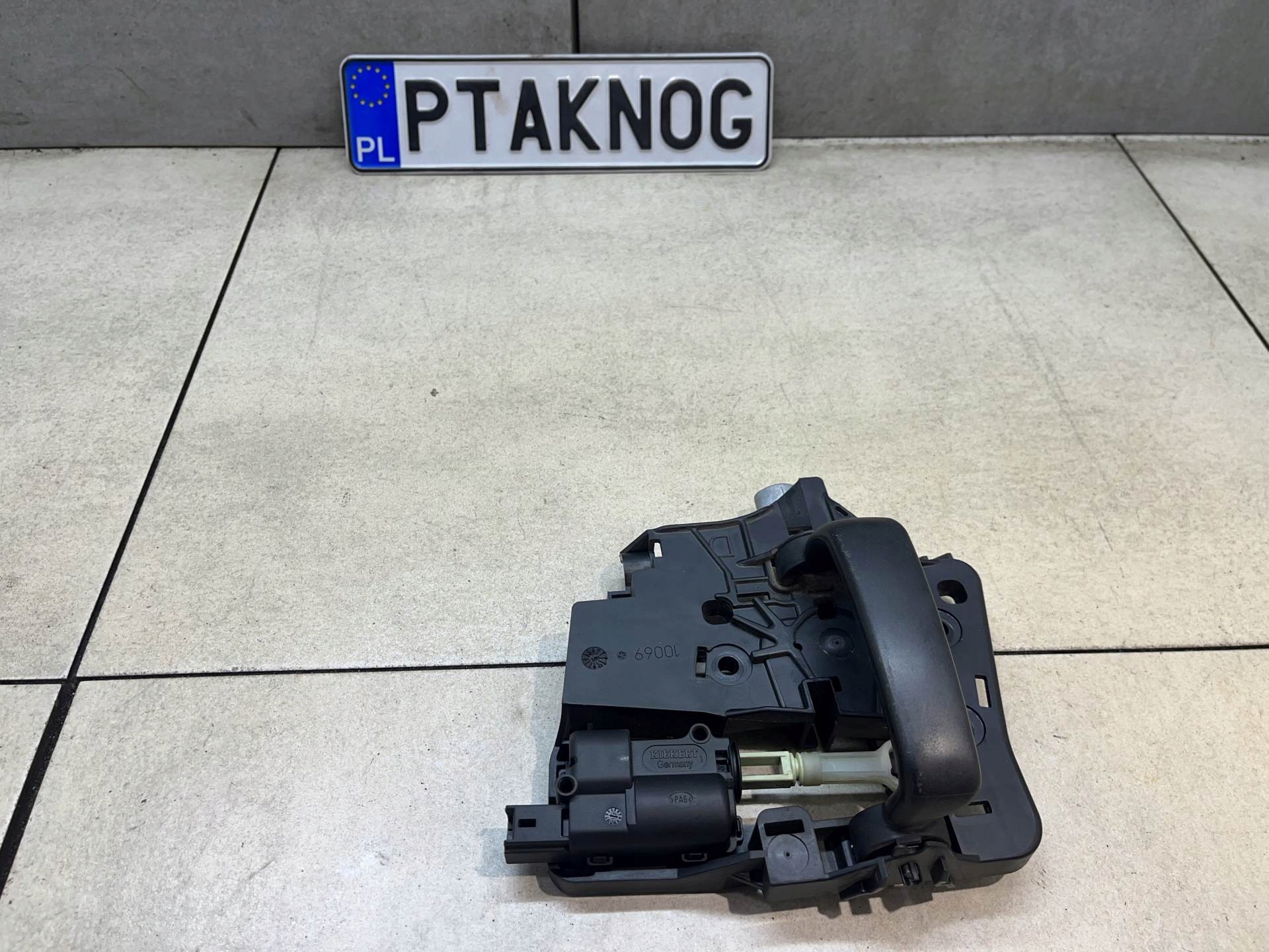 handle inner right front PEUGEOT 1007 1.4 16V