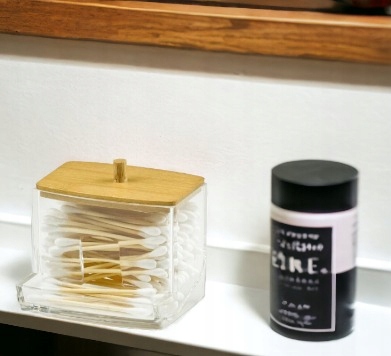 POJEMNIK na PATYCZKI DO USZU z podajnikiem bambus Pojemność 1 ml