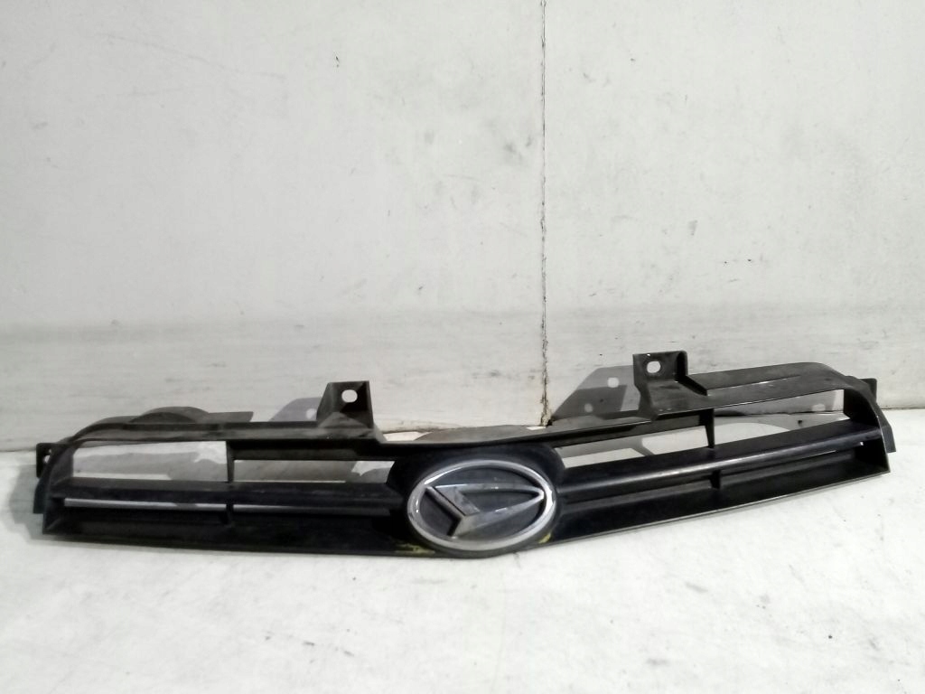 Daihatsu YRV Grill Grill Grill