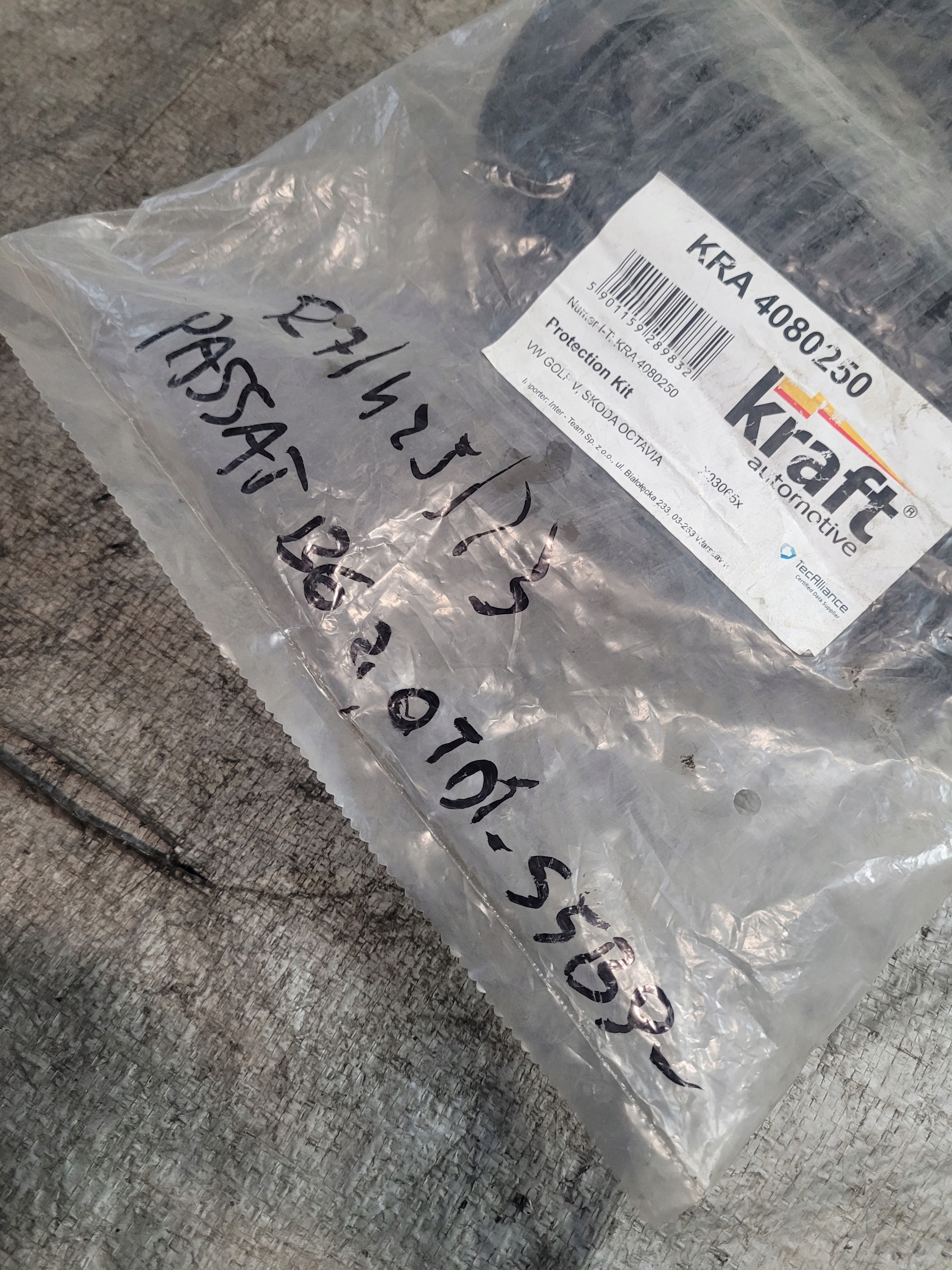 Blende Abdeckung der Stoßdämpfer PRZEDNICH KRAFT GOLF V OCTAVIA PASSAT B6 SEAT