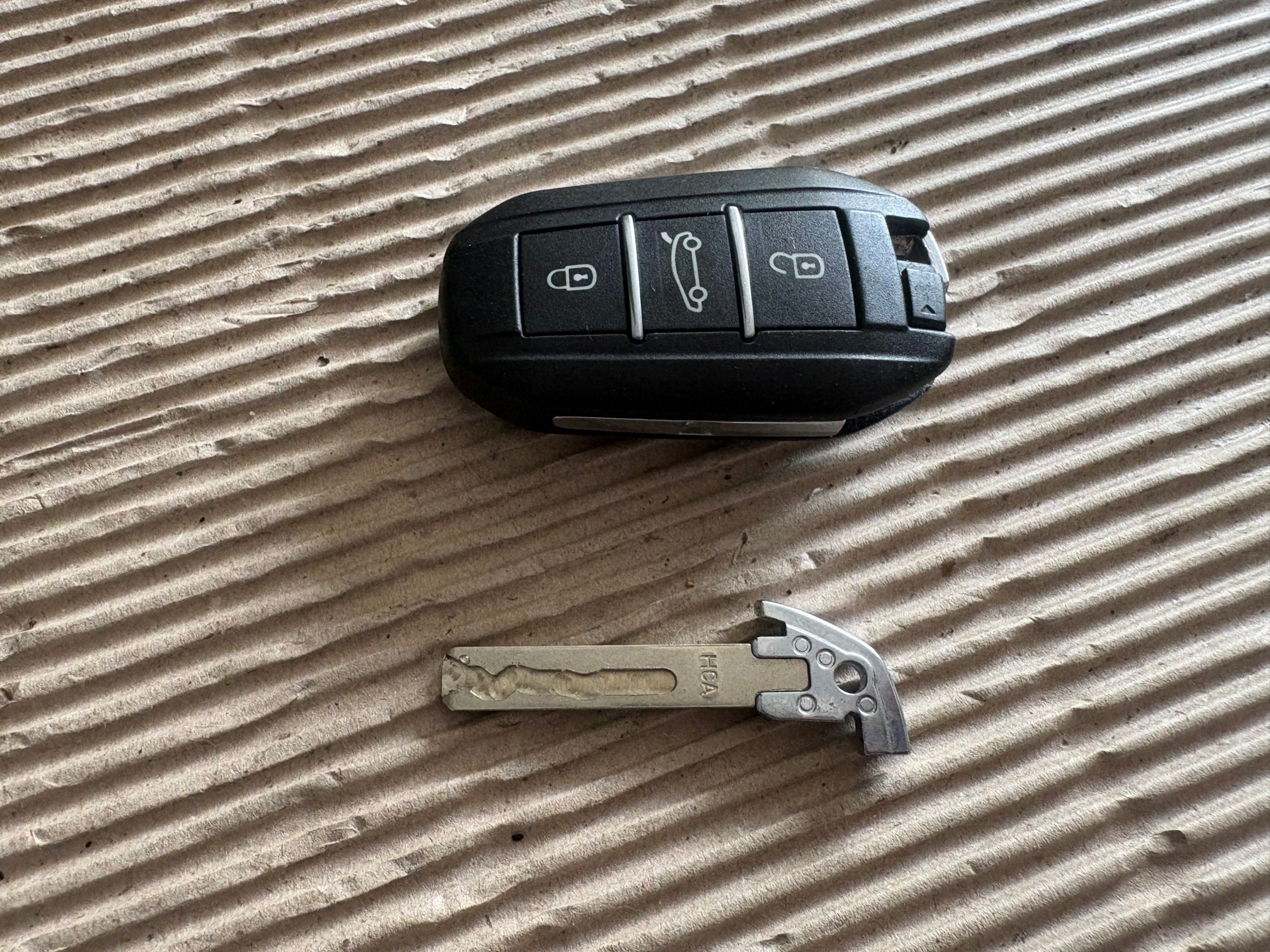 PEUGEOT 308 II key key PILOT