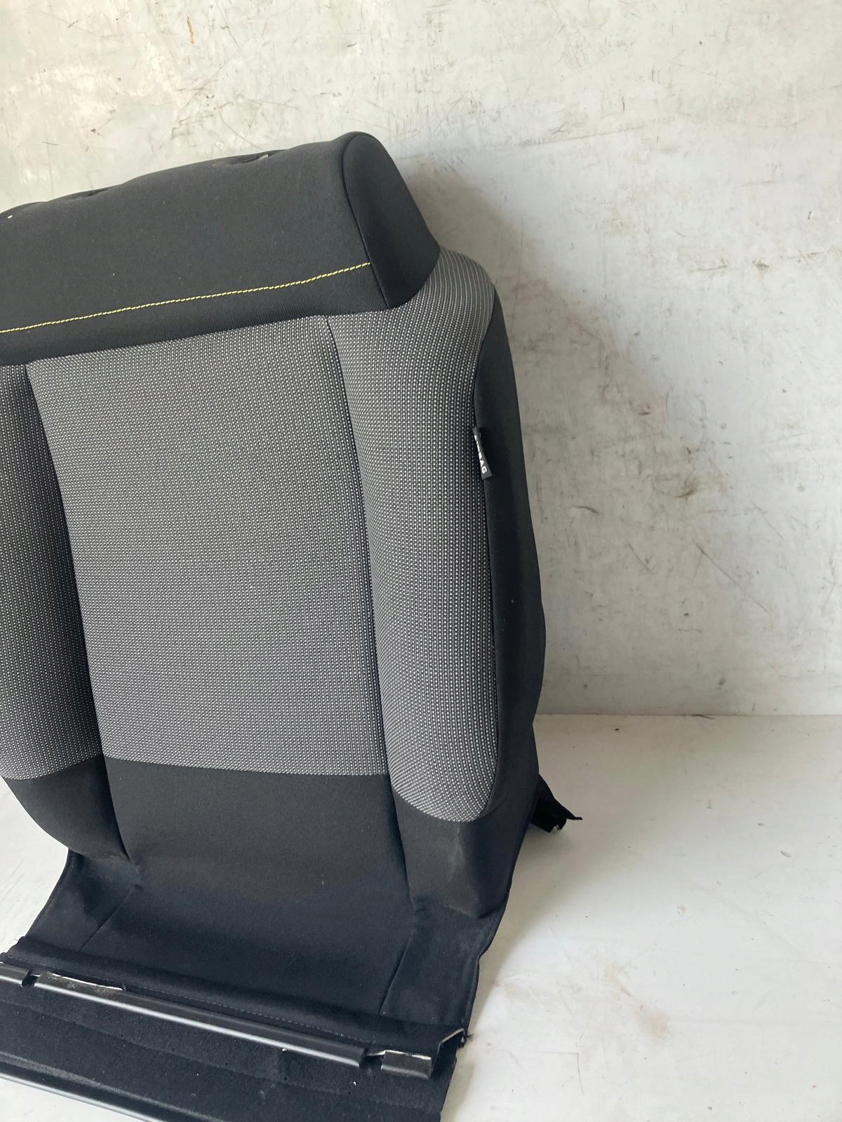 OPARCIE seat driver´s left front CITROEN C3 III