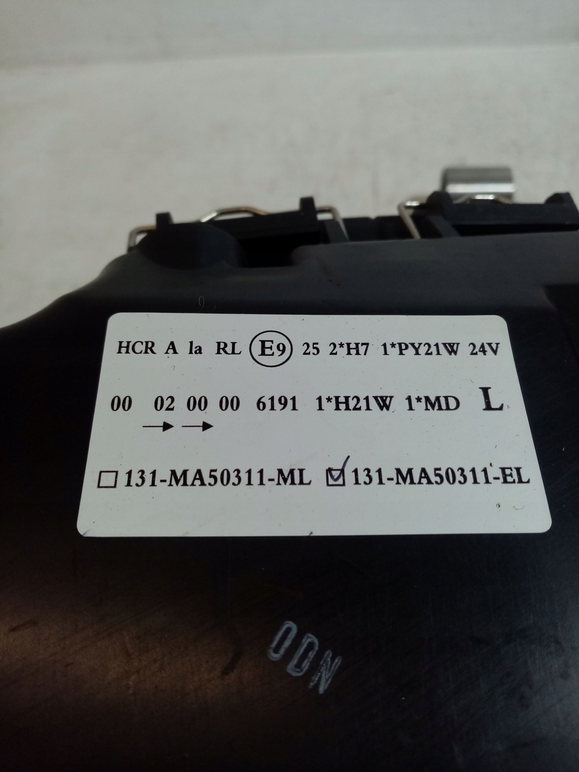 light left front MAN TGS 131-MA503-11-EL