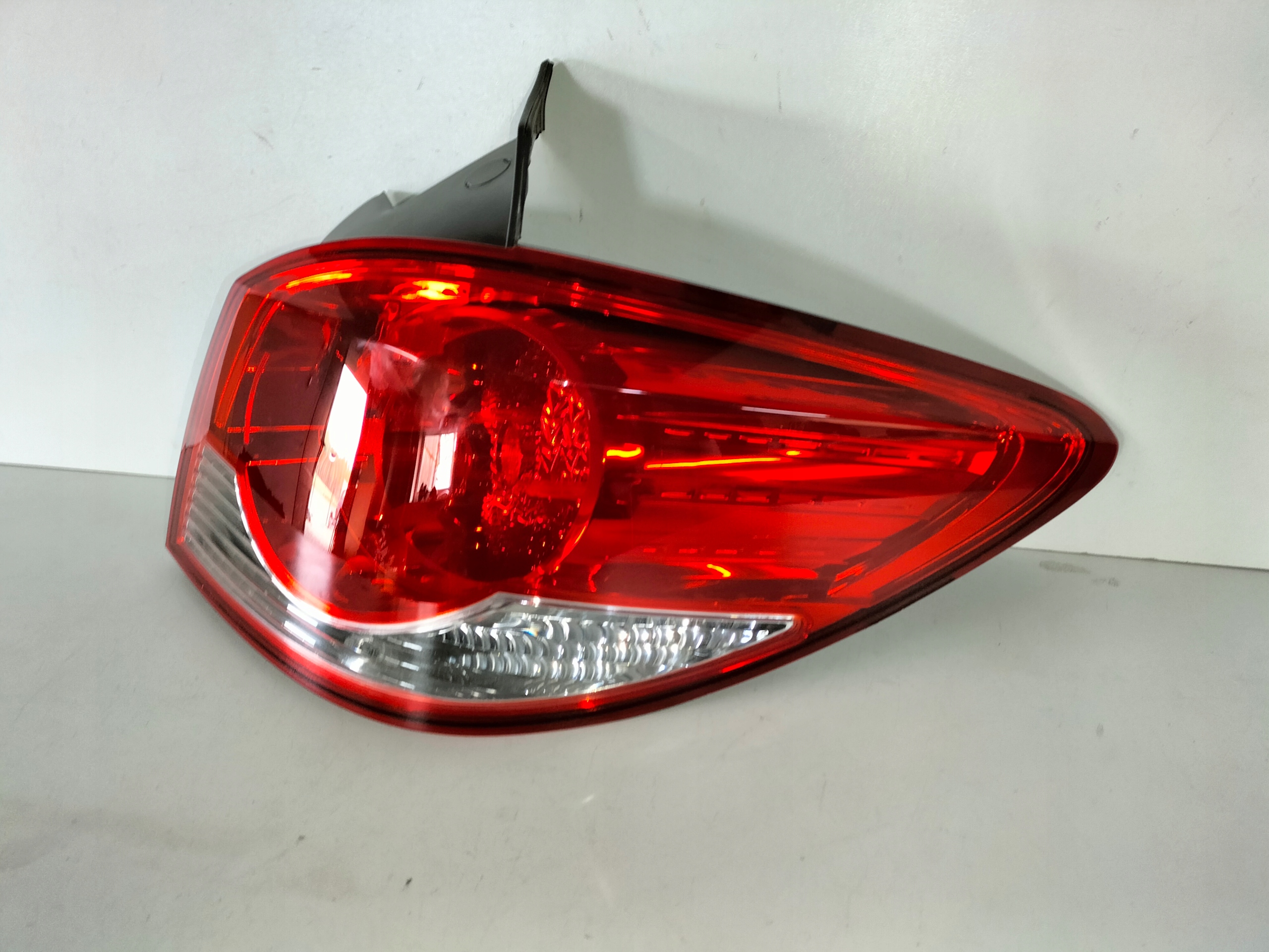 light rear rear part right CHEVROLET CRUZE 09- HB