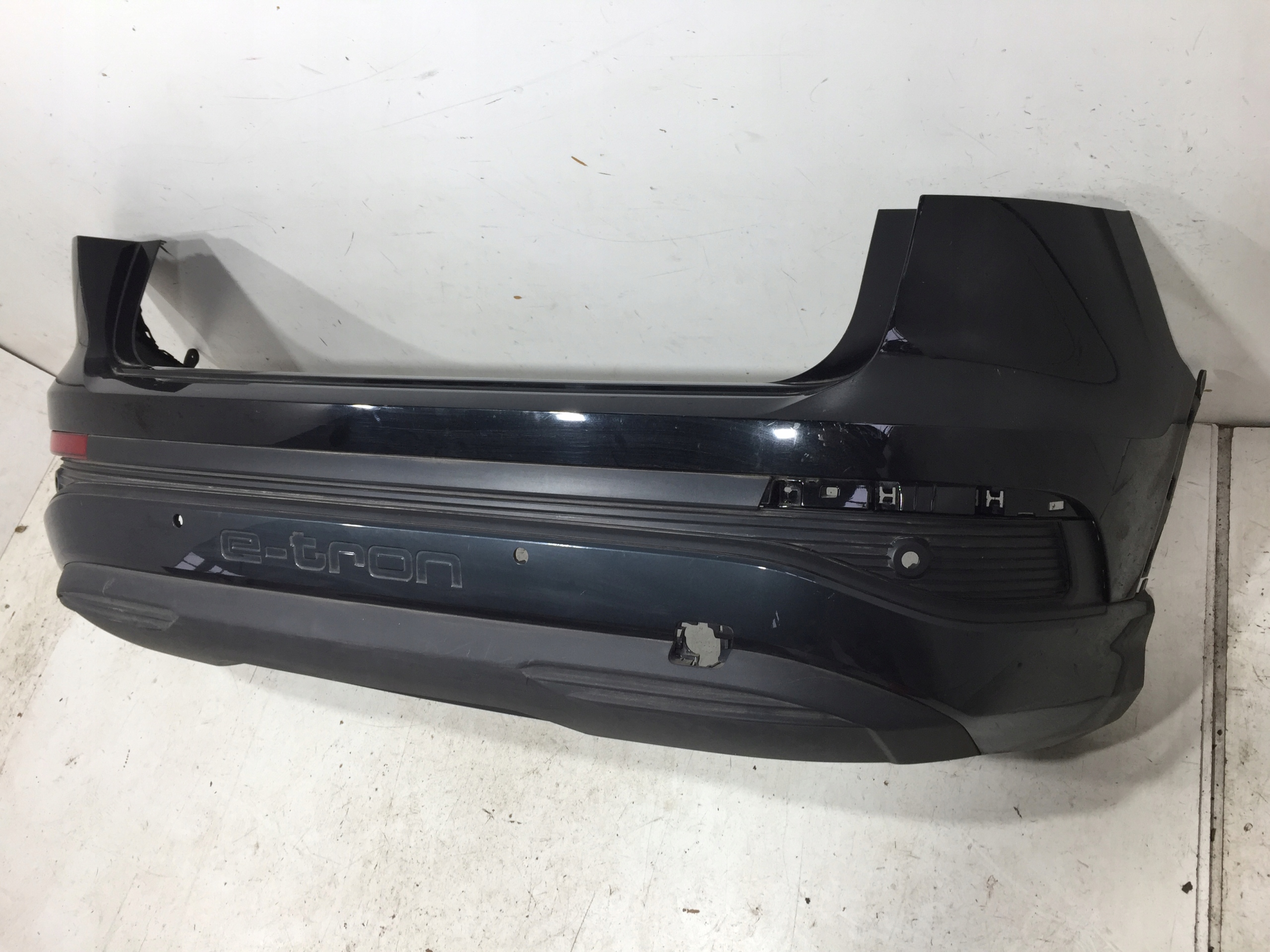 AUDI Q4 e-tron ZDERZAK TYŁ ORG !!! 89A807301A Numer katalogowy części 89A807301A