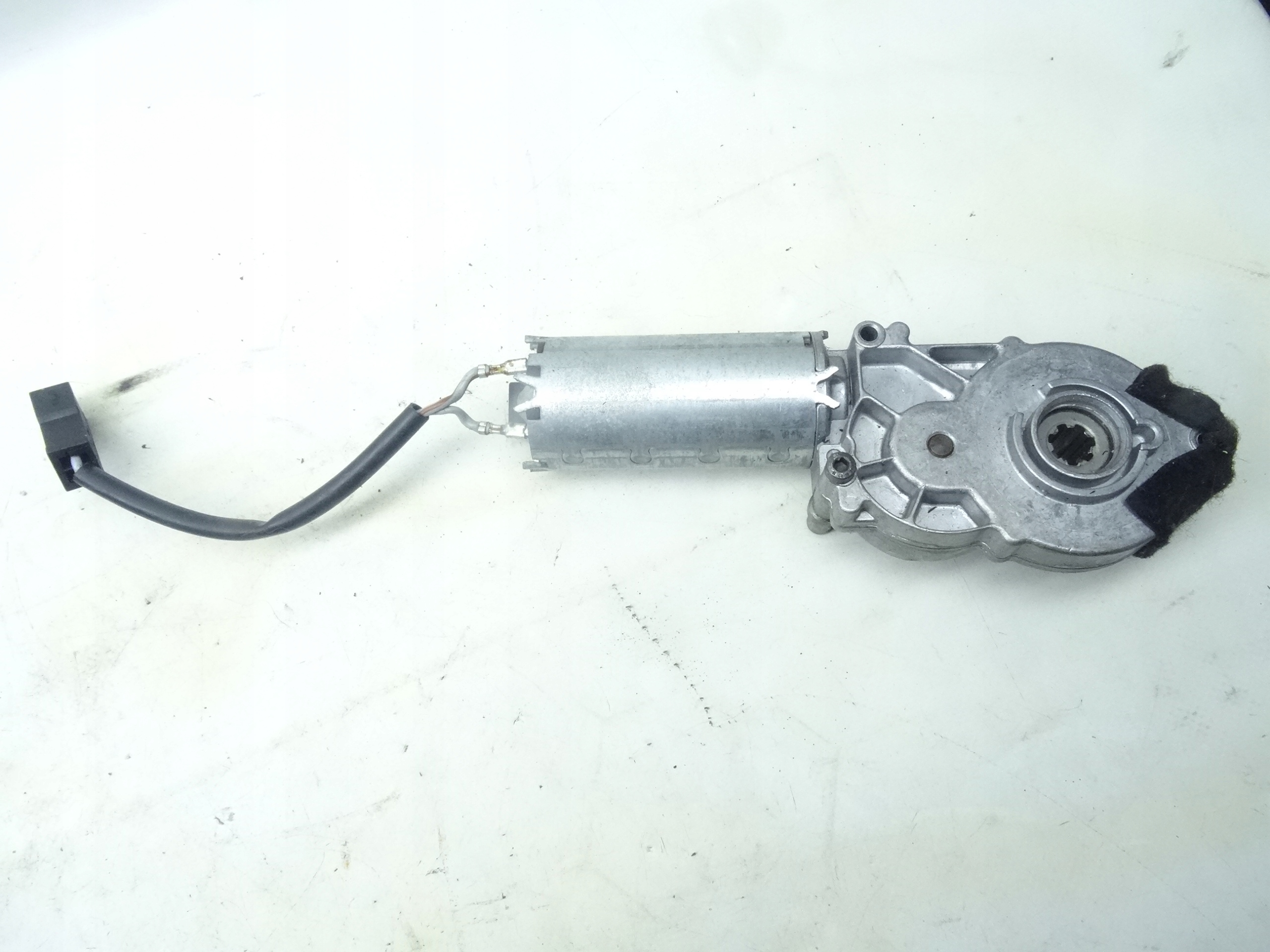 0390201492 - AUDI A8 D2 94-02 двигатель регулировки сиденья П