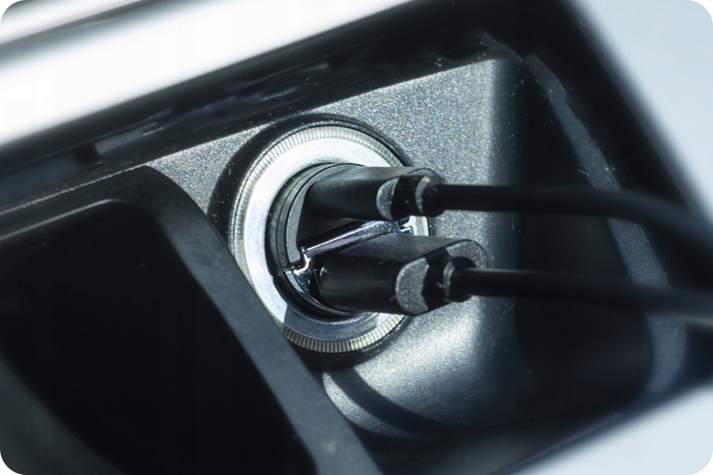 SZYBKA SAMOCHODOWA ŁADOWARKA ZAPALNICZKA USB+KABEL Napięcie wyjściowe 20 V