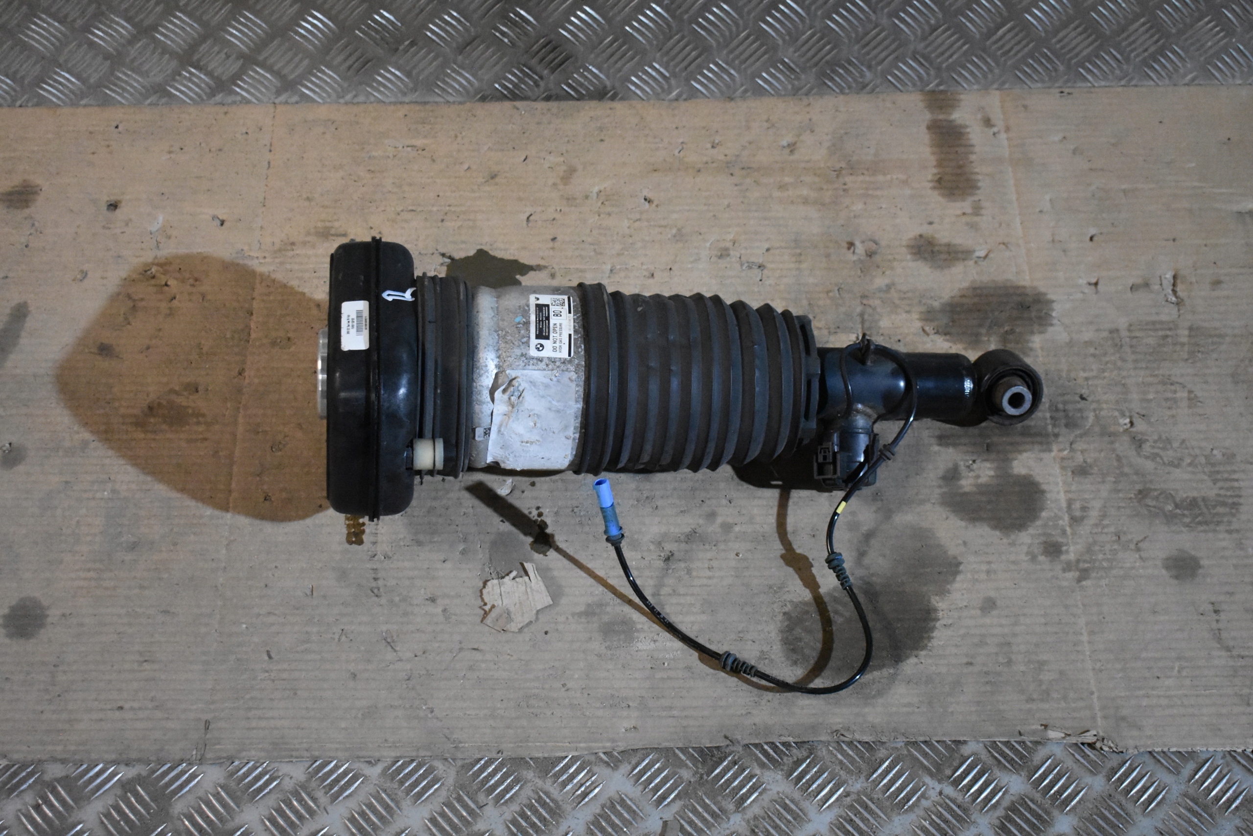 IDEALNY shock absorber rear right VDC BMW G07 X7 1 9