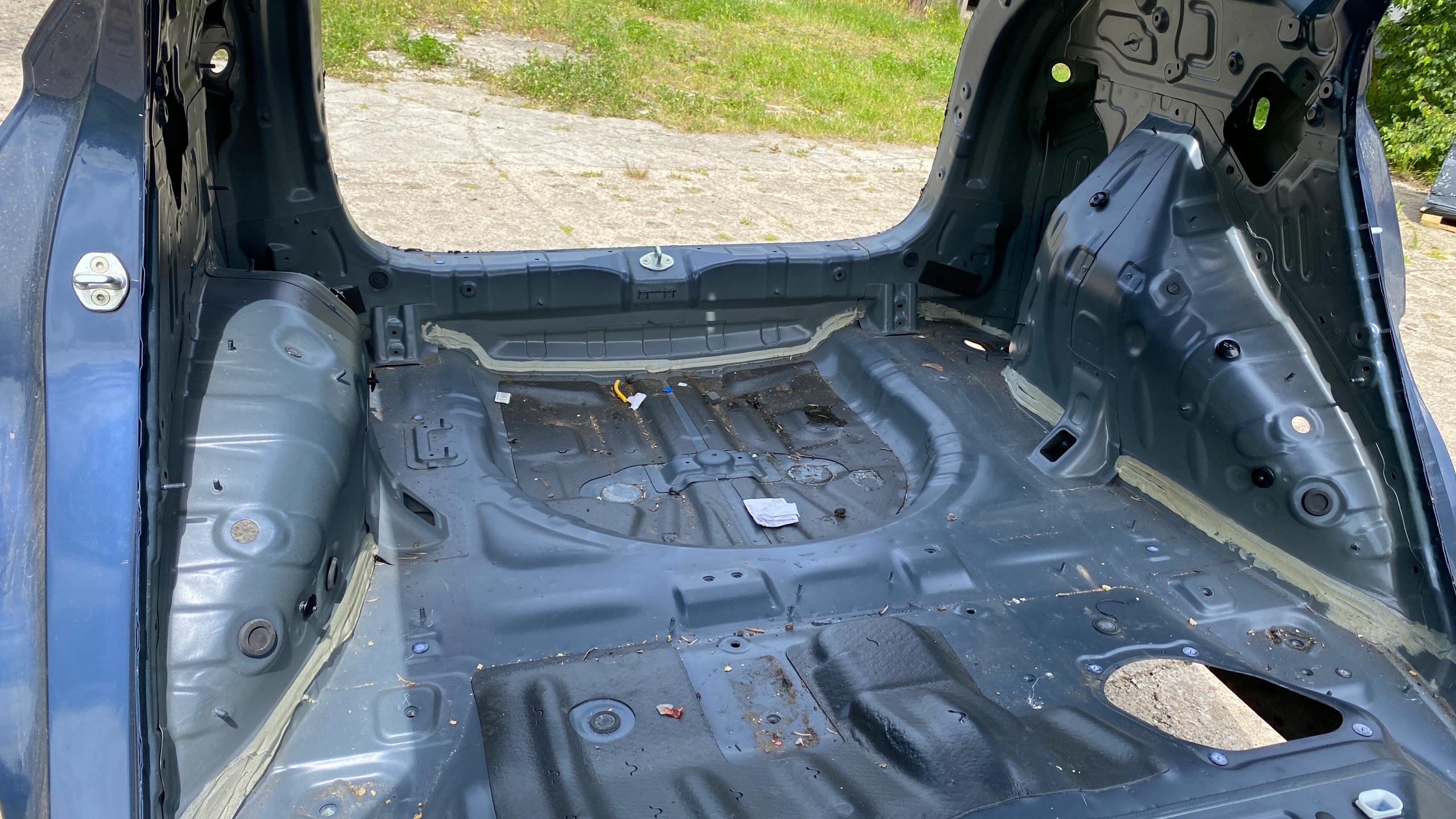 HYUNDAI TUCSON II III rear panel floor boot sump SG5 15-21