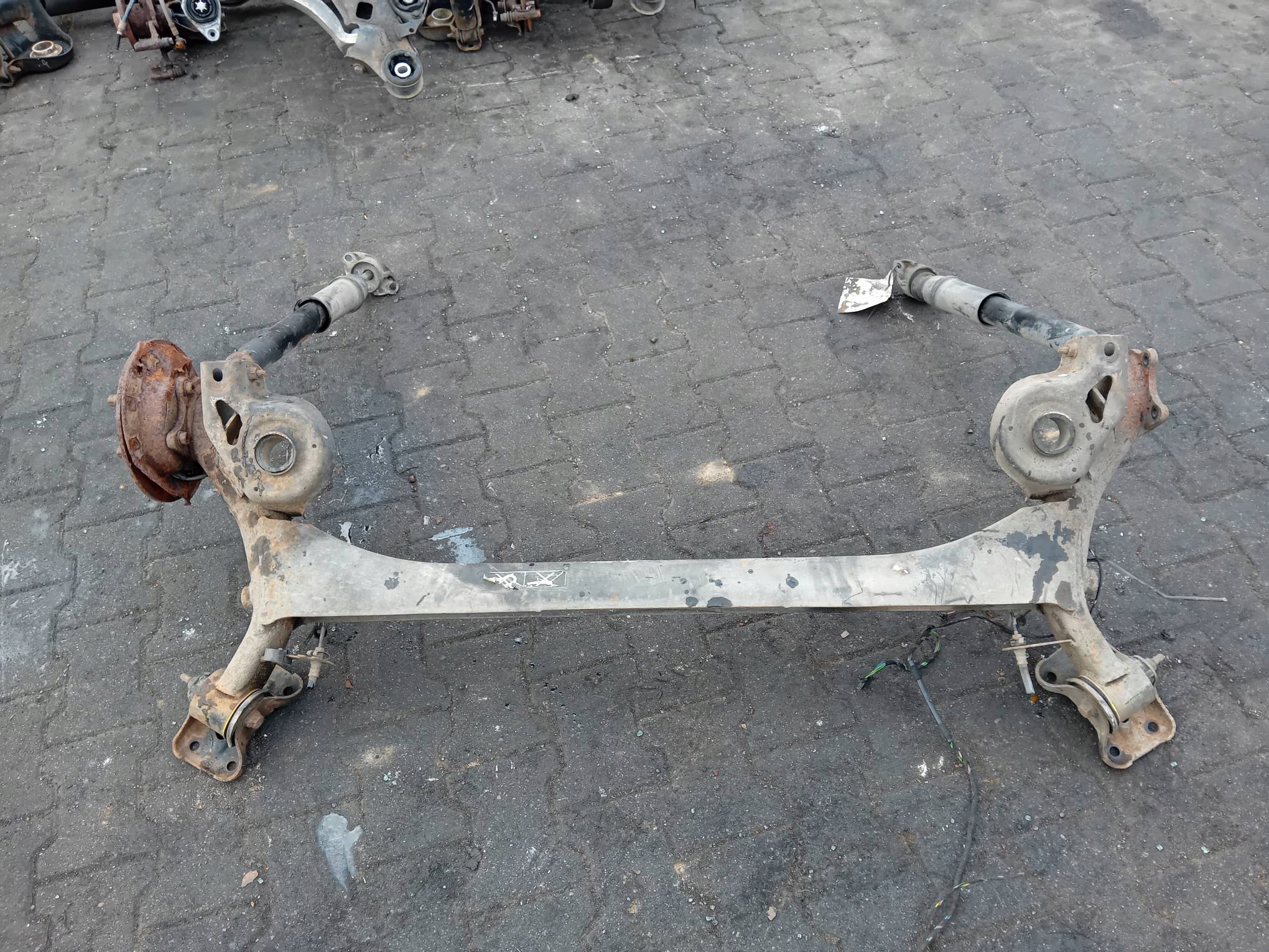 träger / Achsträger heck PEUGEOT 307 HB
