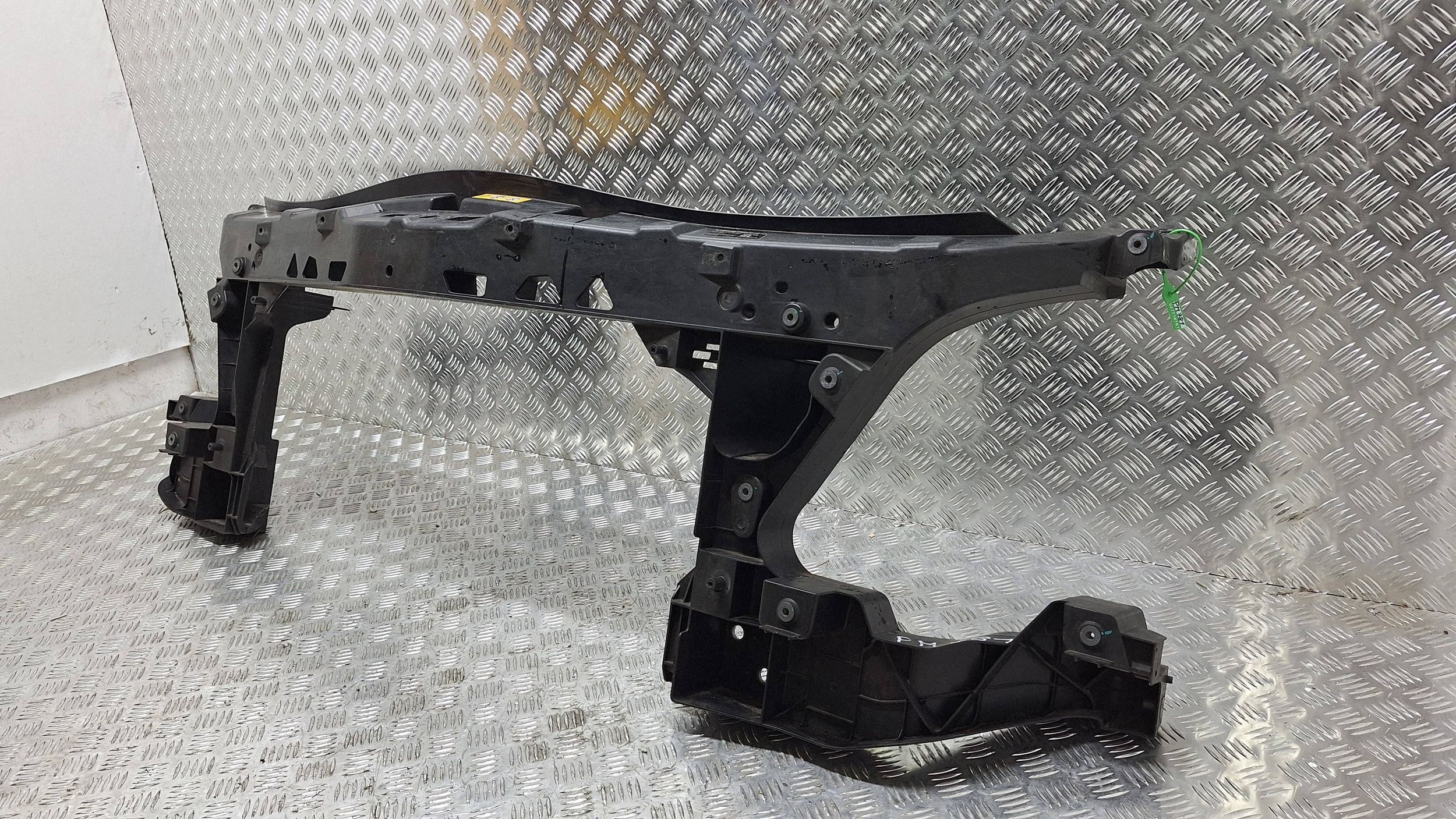 face avant traverse A9068800403 MERCEDES SPRINTER W906 LIFT 2013