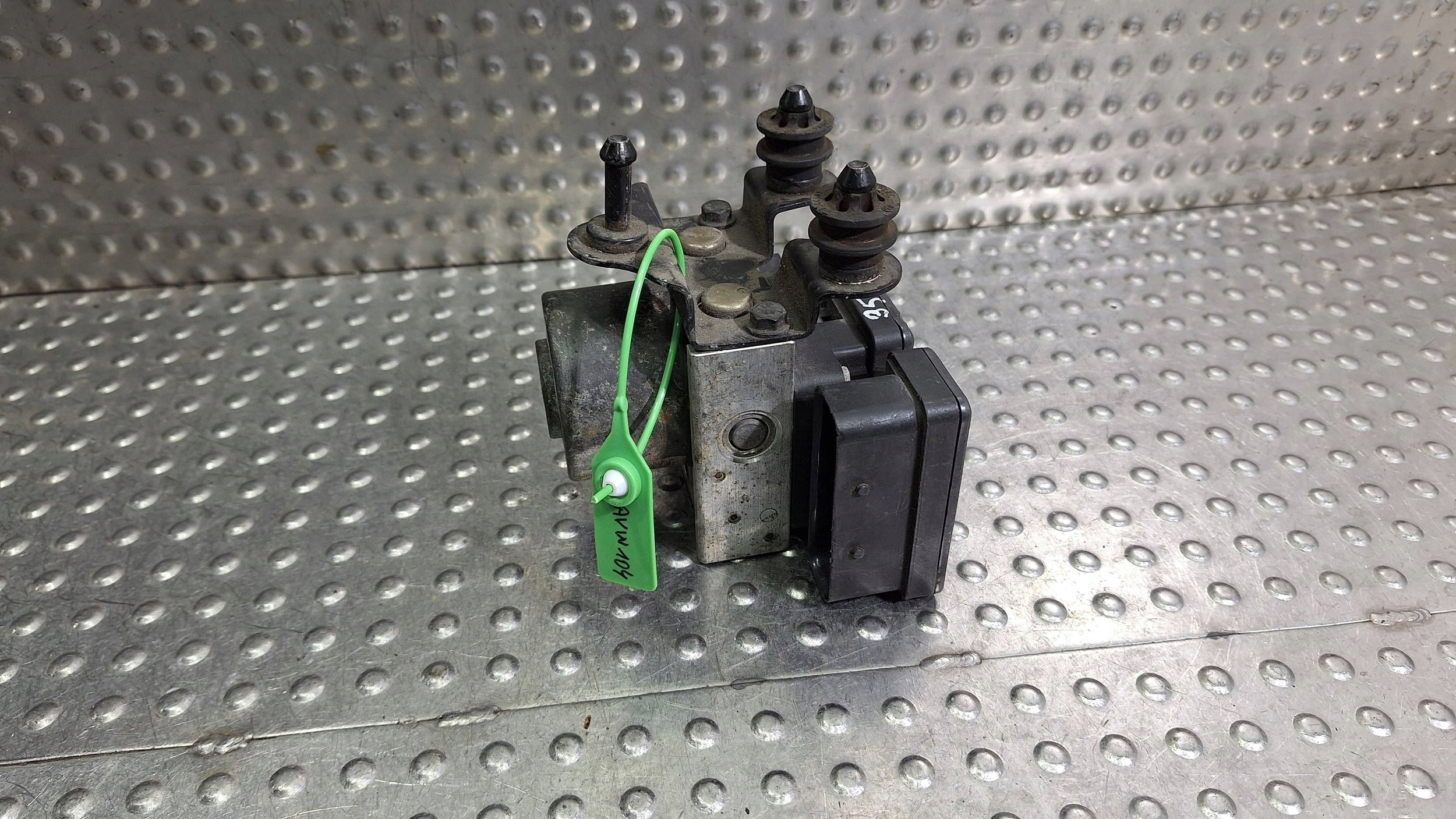 pump control unit ABS 1K0907379N 1K0614117F A3 8P GOLF V LEON II OCTAVIA II