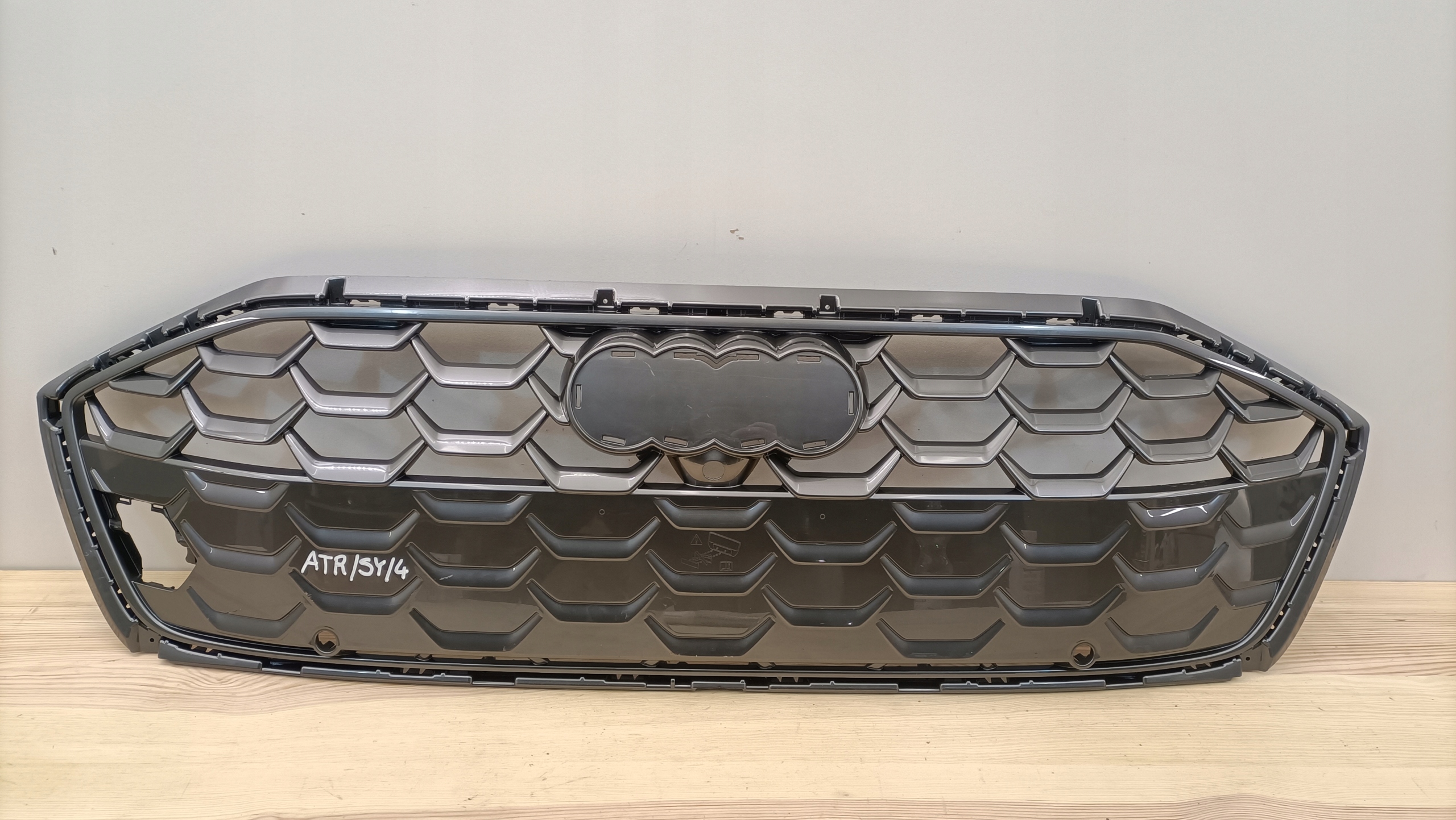 Audi A4 8B3 Kühlergrill FRONTGRILL Kühlergitter 8B3853653A - Thumbnail 1