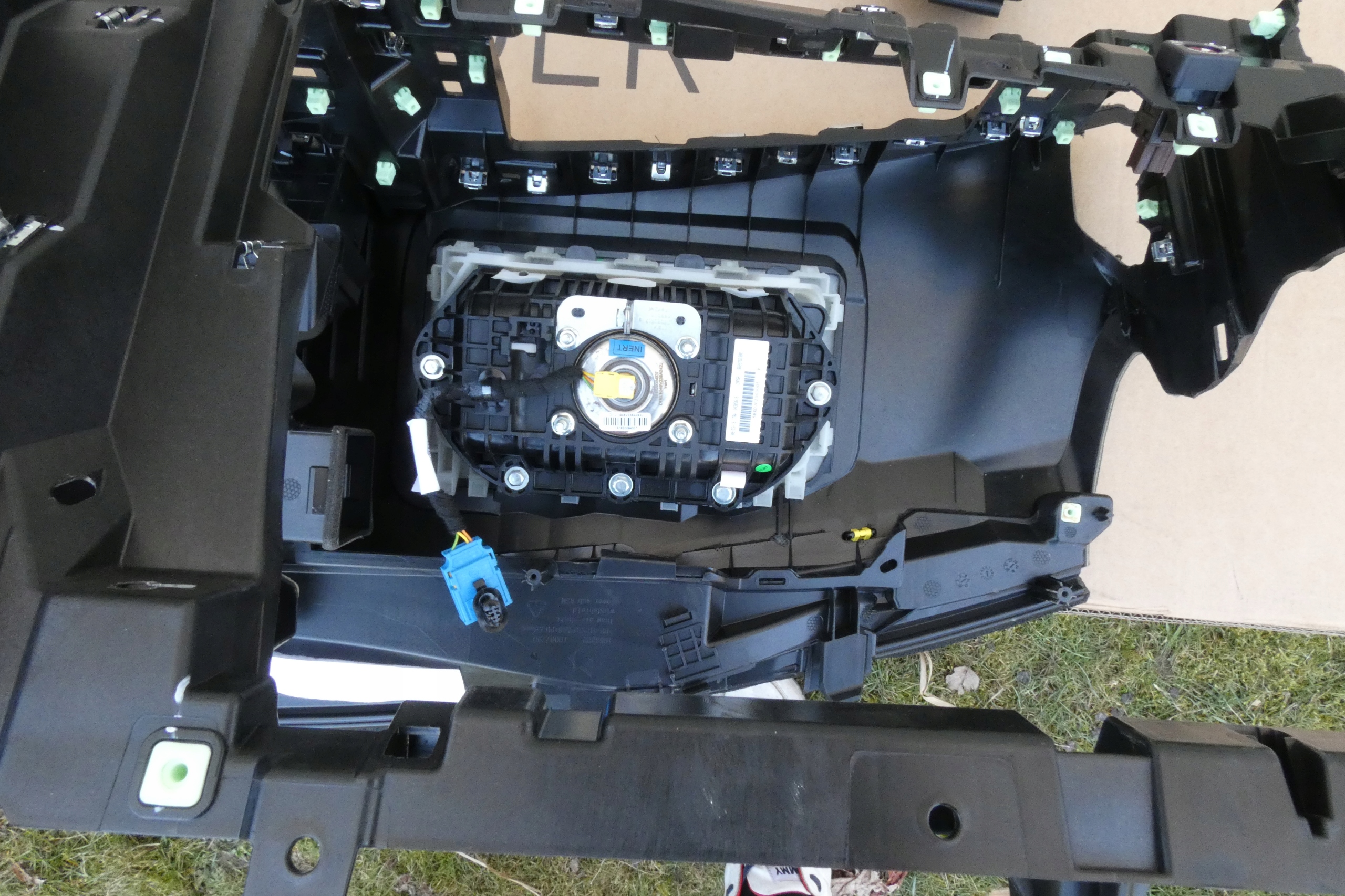 Citroen DS9 dashboard instrument panel cockpit airbags tension belts original