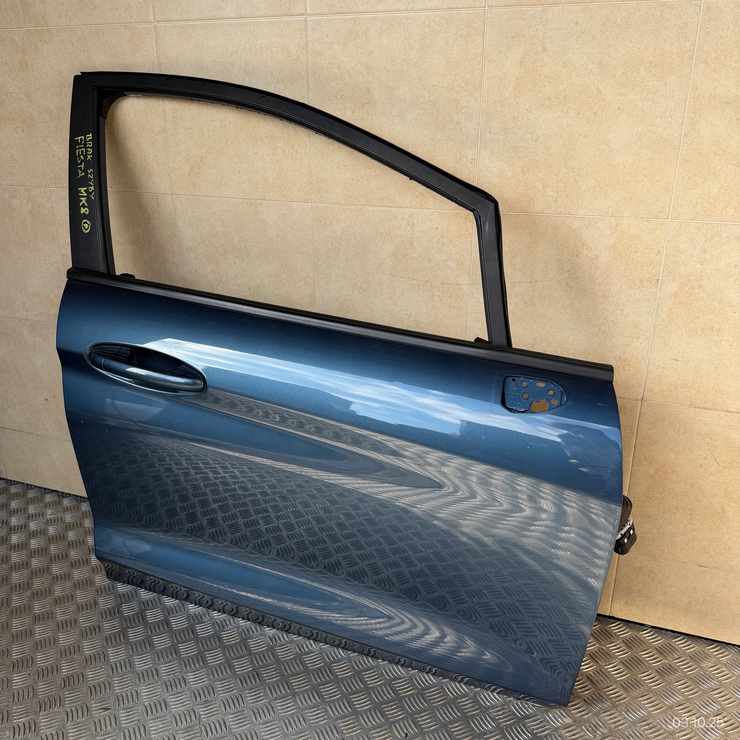 door complete front right FORD FIESTA MK8 ST-LINE 2019 ROK does not have windows