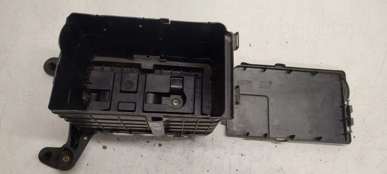 obal kryt akumulátoru Audi A3 8P LIFT 3D 1,6 FSI