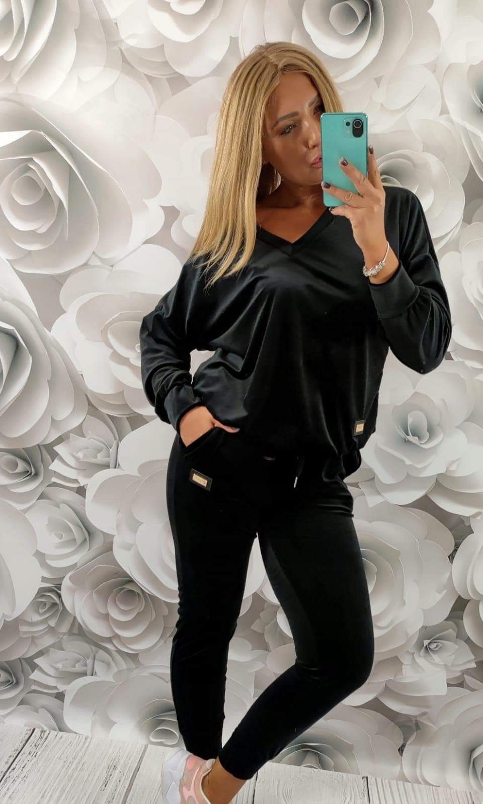 WELUROWY MIĘCIUTKI DRES dekolt V-neck r52 Rozmiar 52