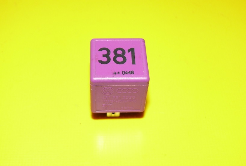 relay 381 AUDI A6 C6 04-08r. 431951253G