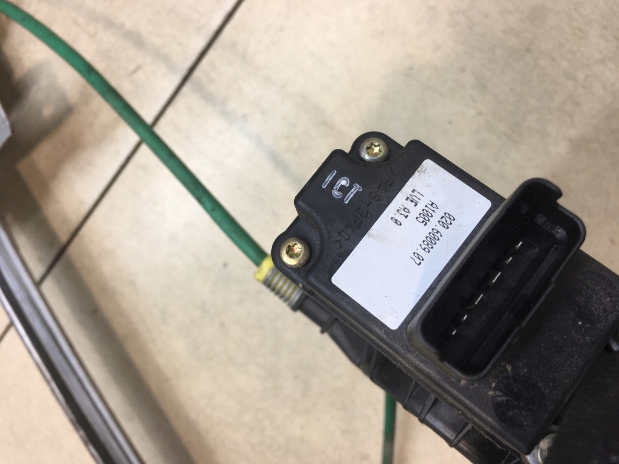 window regulator left rear part 807 2.0 HDI 1494841080