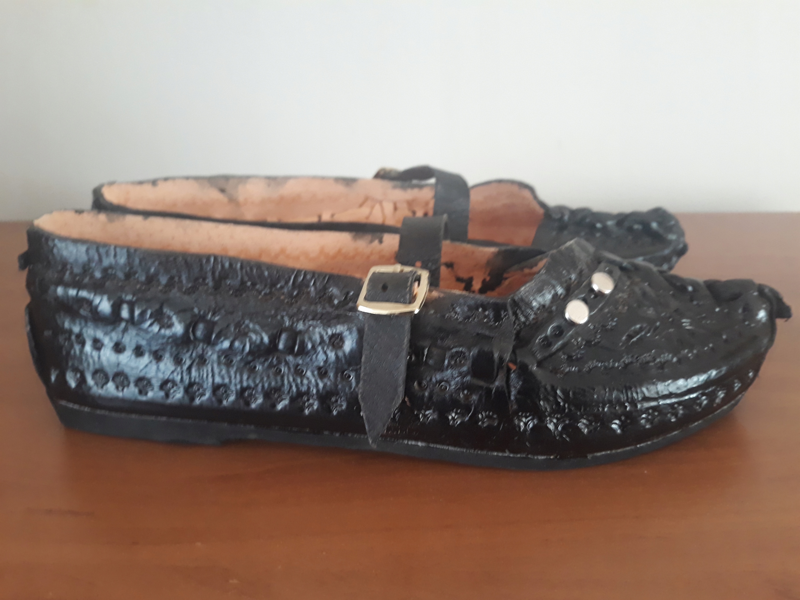 ORYGINALNE GÓRALSKIE KIERPCE CZARNE MOKASYNY *39* Rozmiar 39