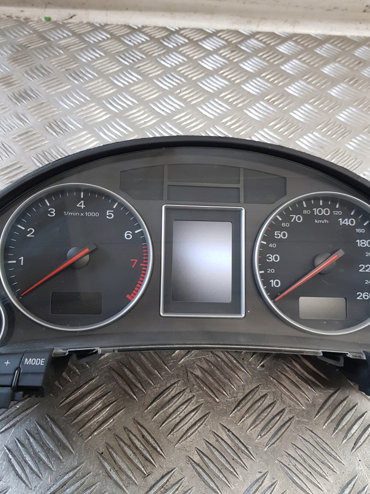 dials 8E0920900H AUDI A4 B6 2.0B 01R