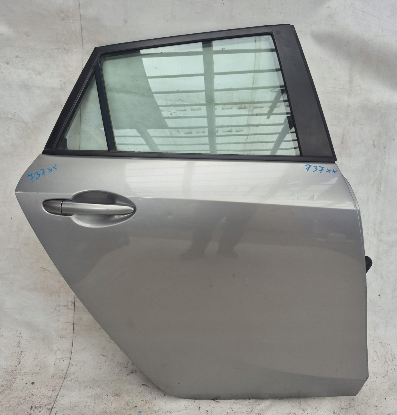MAZDA 3 II HB BL 07- door right rear part rear. window