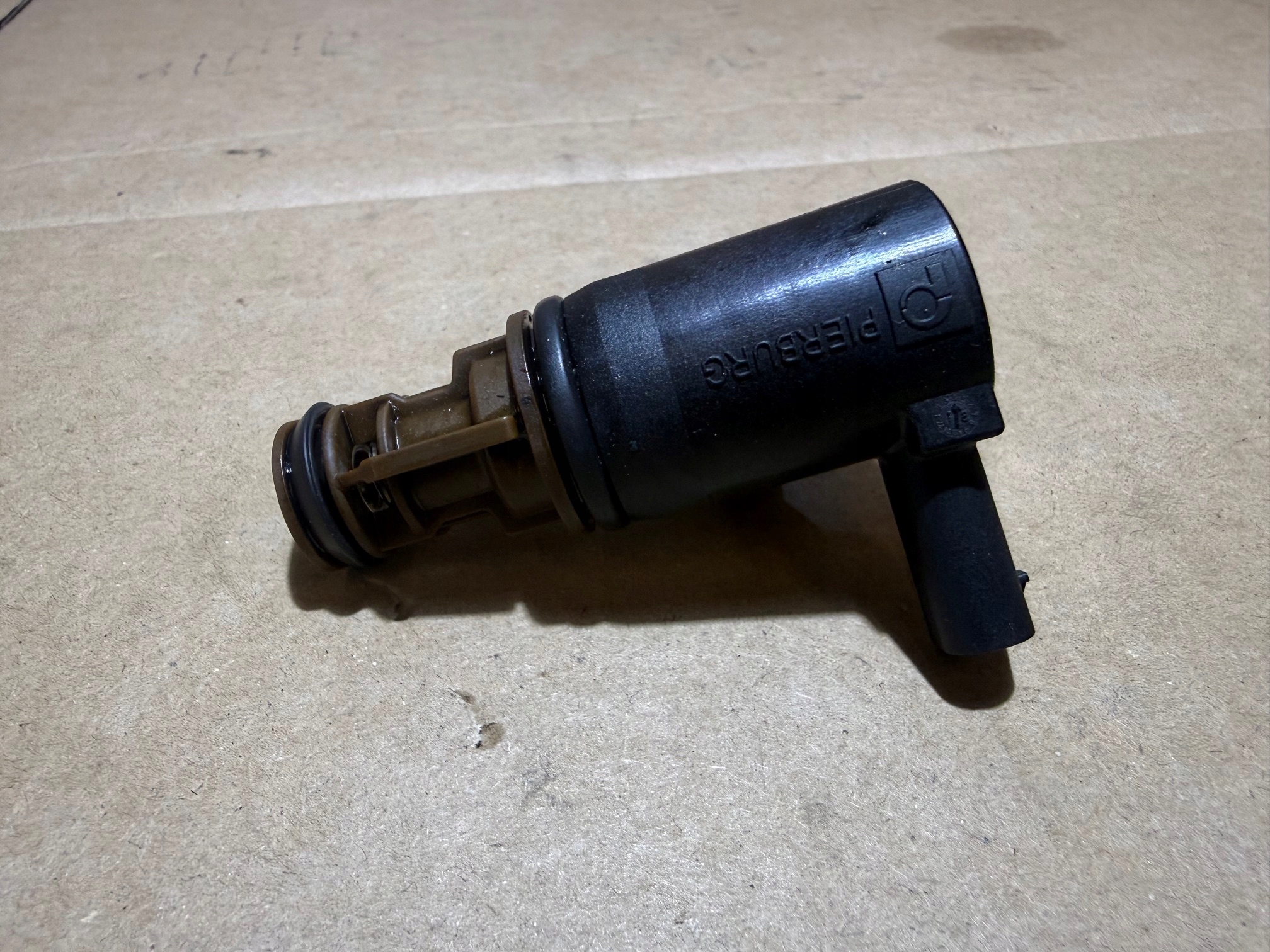 AUDI A6 C8 2.0 TDI Capteur Pression Huile 05L906455E