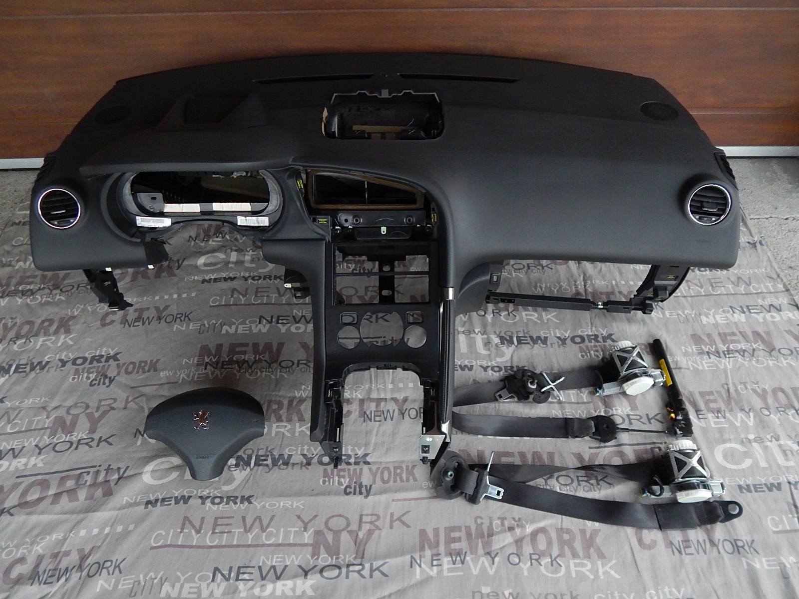 peugeot 3008 и РЕСТАЙЛИНГ UP торпеда консоль Подушки оригинал комплект