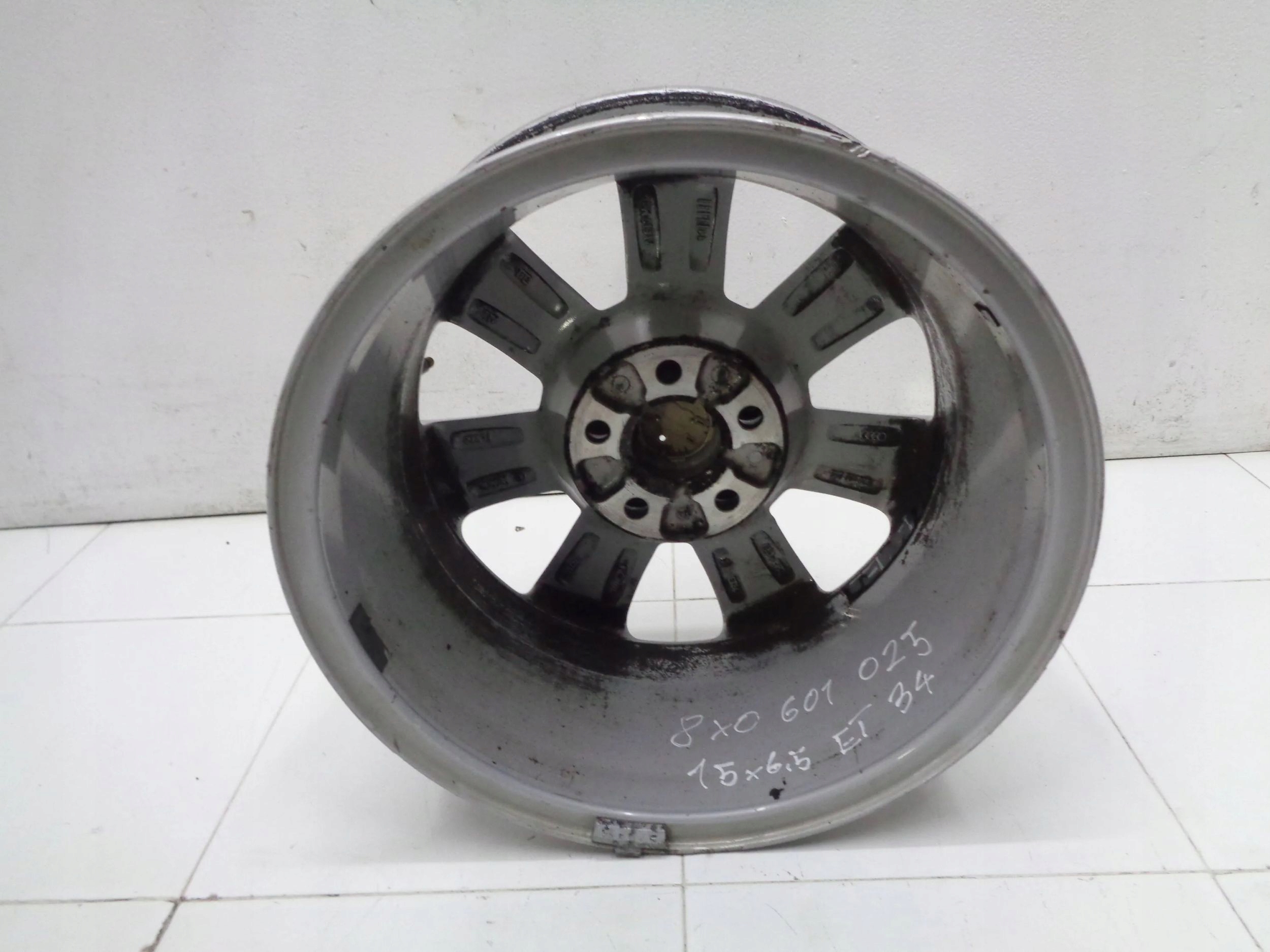 AUDI A1 8X disk hliníkový R15 6,5 J ET 34 8X0601025