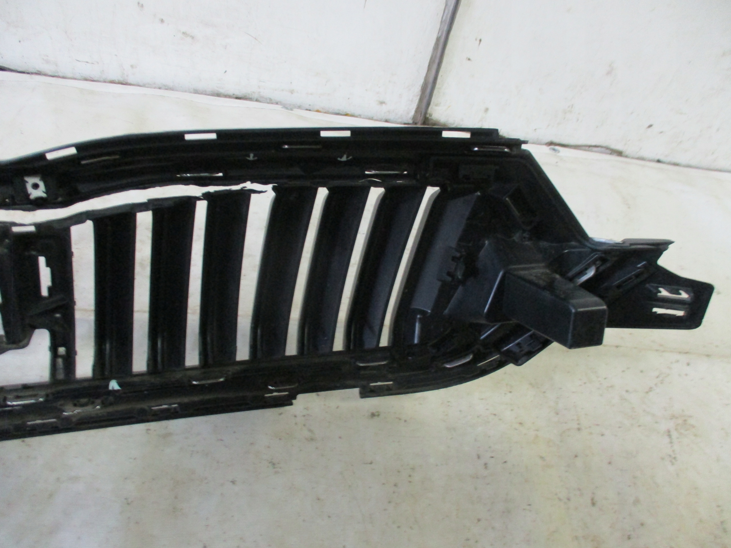 Chrom Grill Skoda Octavia IV 5E3807723