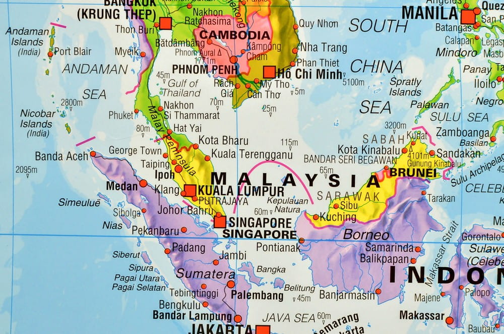 ŚWIAT XXL MAPA ŚCIENNA POLITYCZNA OGROMNA Rok wydania 2019