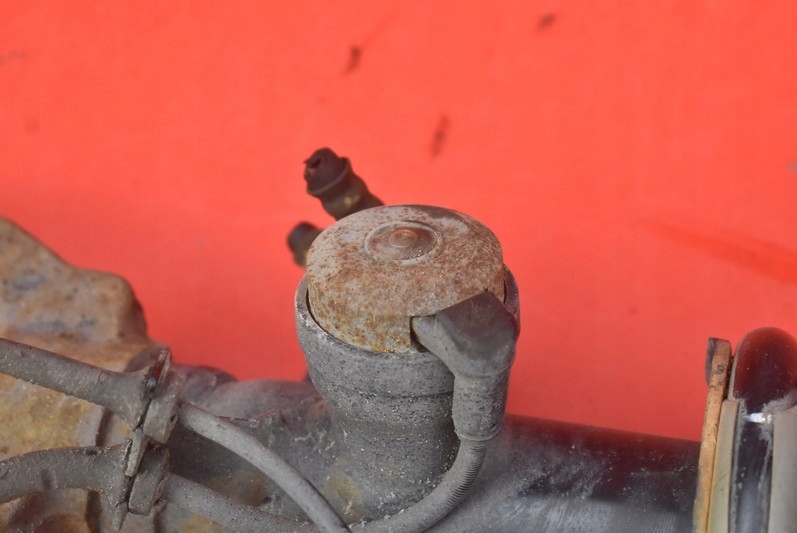 shock absorber left front 561111CF0F INFINITI FX30 II 3.0 D 238 KM 11-13