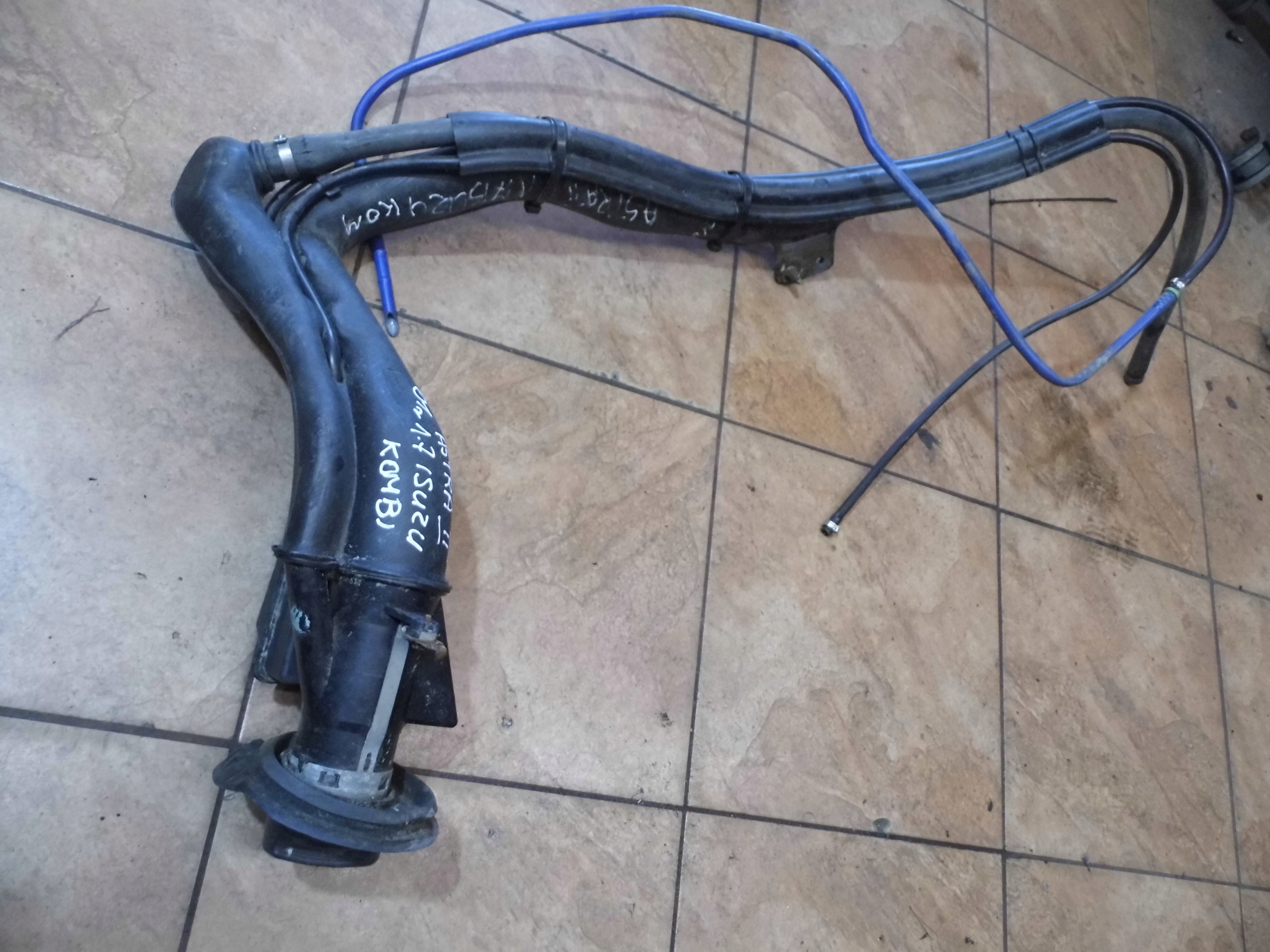 ASTRA II 1.7 ISUZU 01' KOM RURA WLEW PALIWA Typ samochodu Samochody osobowe