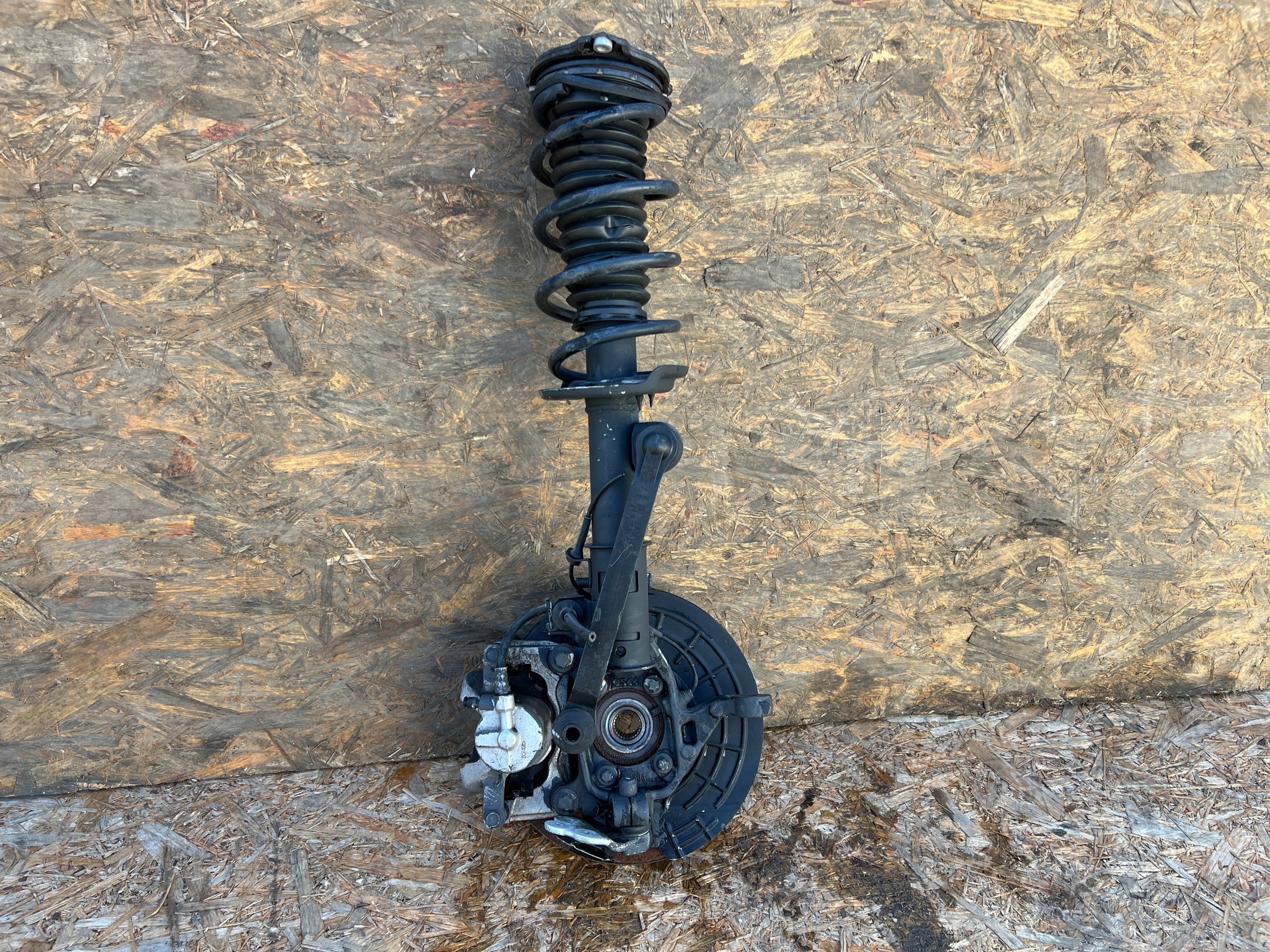 otoč tlumič pravý JEEP COMPASS II 68259676AB