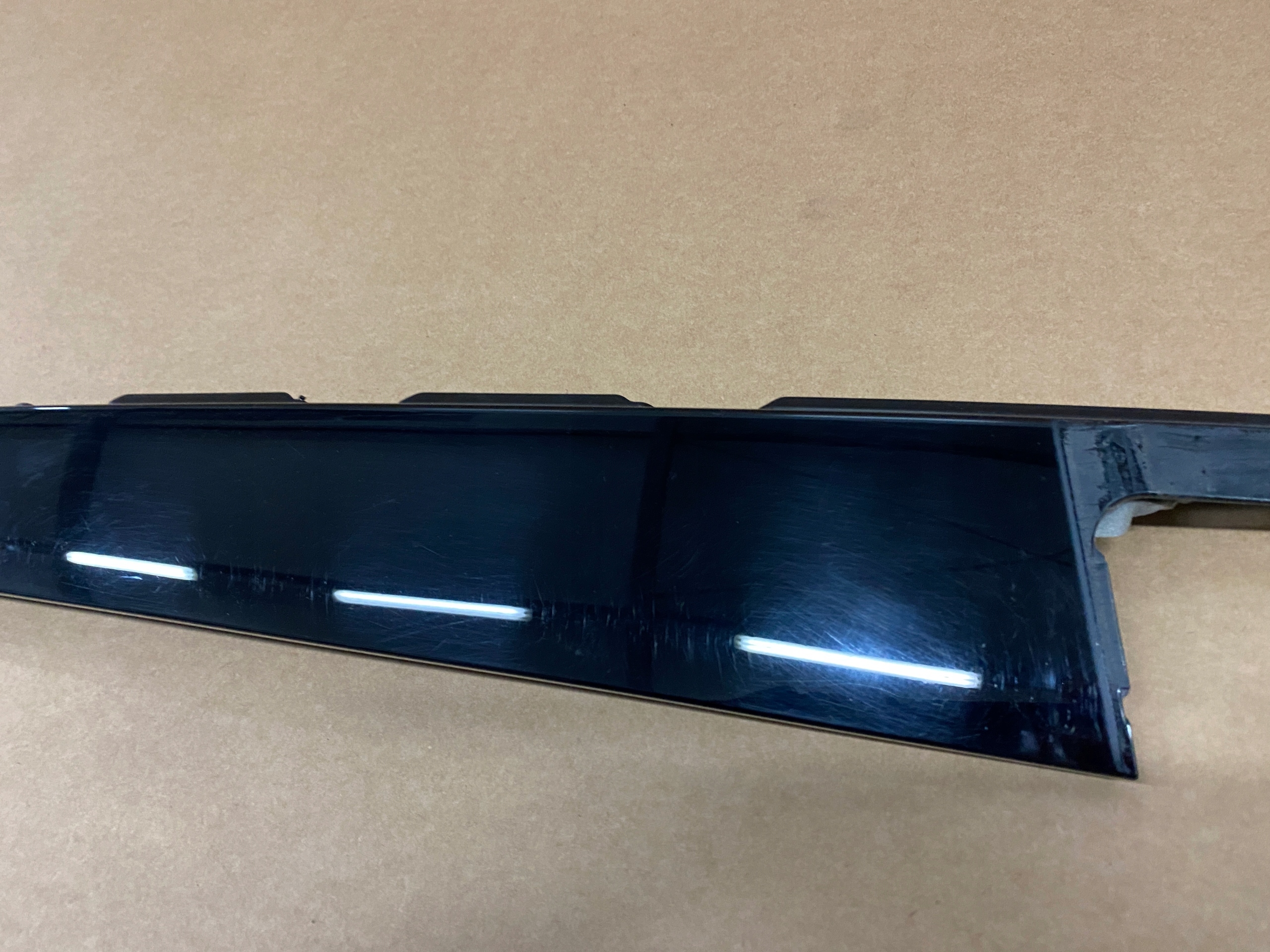 AUDI Q7 4M cap door left rear part 4M0839901