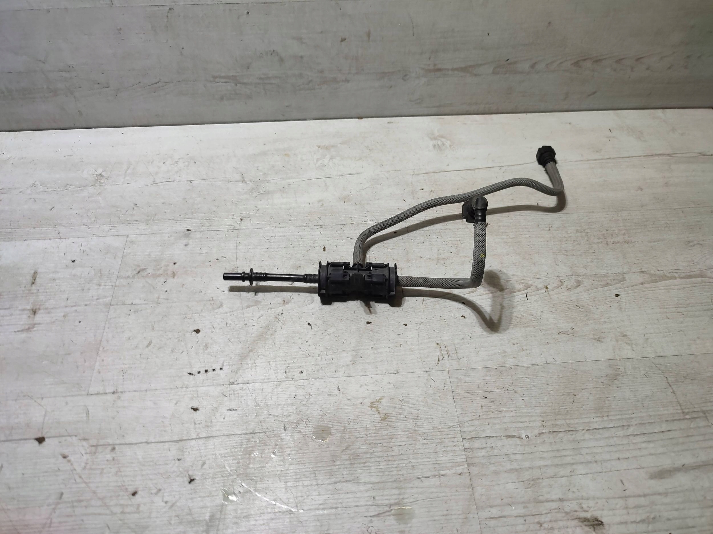 Peugeot 2008 and 2018 fuel line