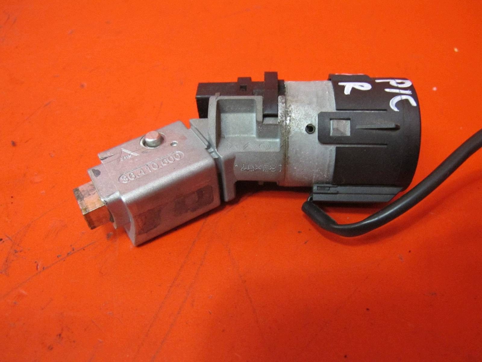 CITROEN C4 PICASSO and UA ignition key PILOT lock cylinder door left front KPL