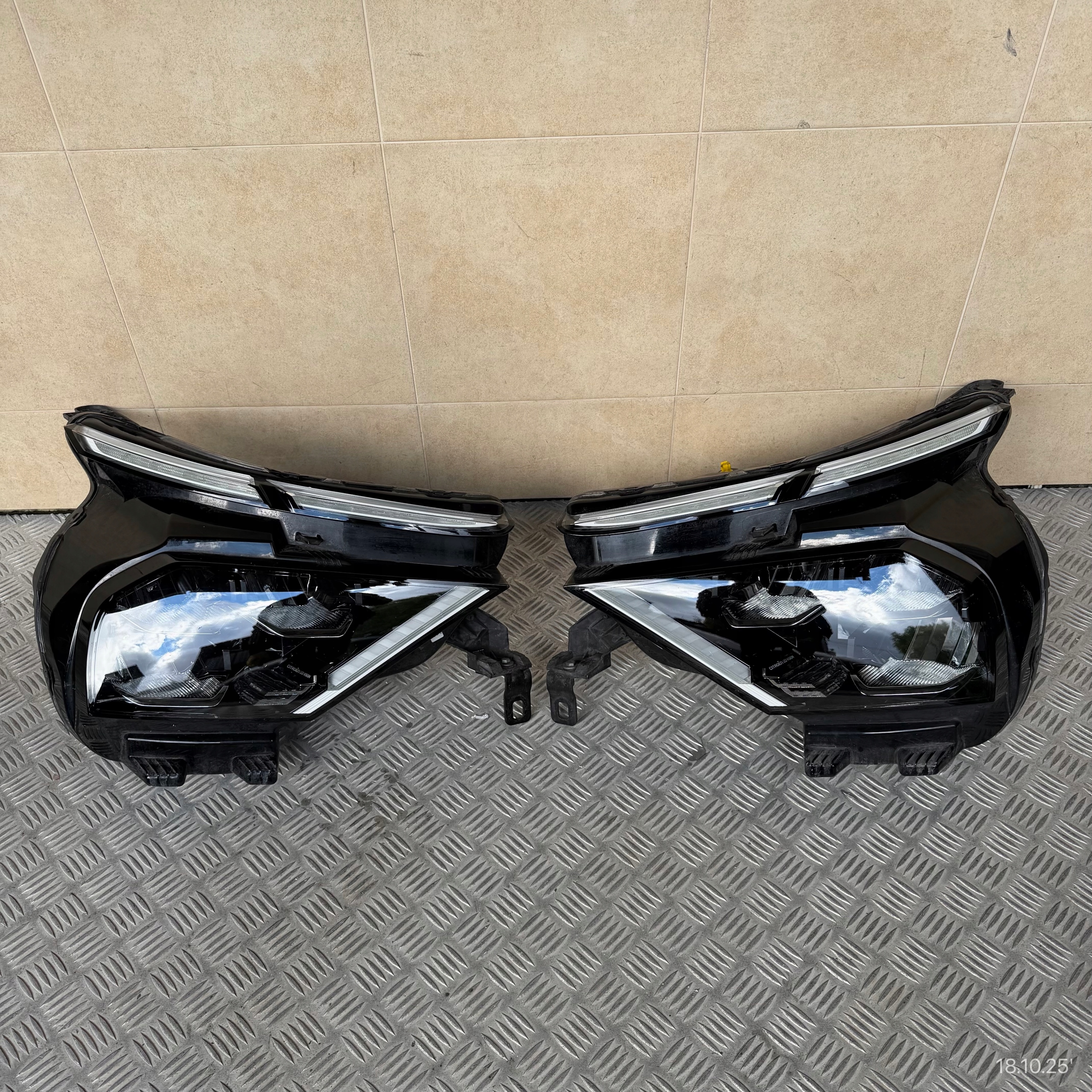 light left right lights front KOMPLET CITROEN C4 III 2021 ROK FULL LED