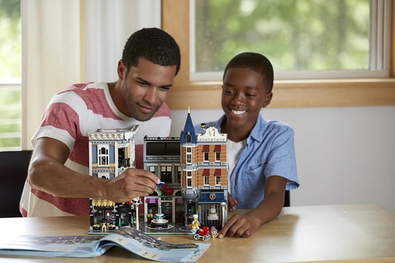 LEGO CREATOR Plac Zgromadzeń 10255 Numer produktu 10255