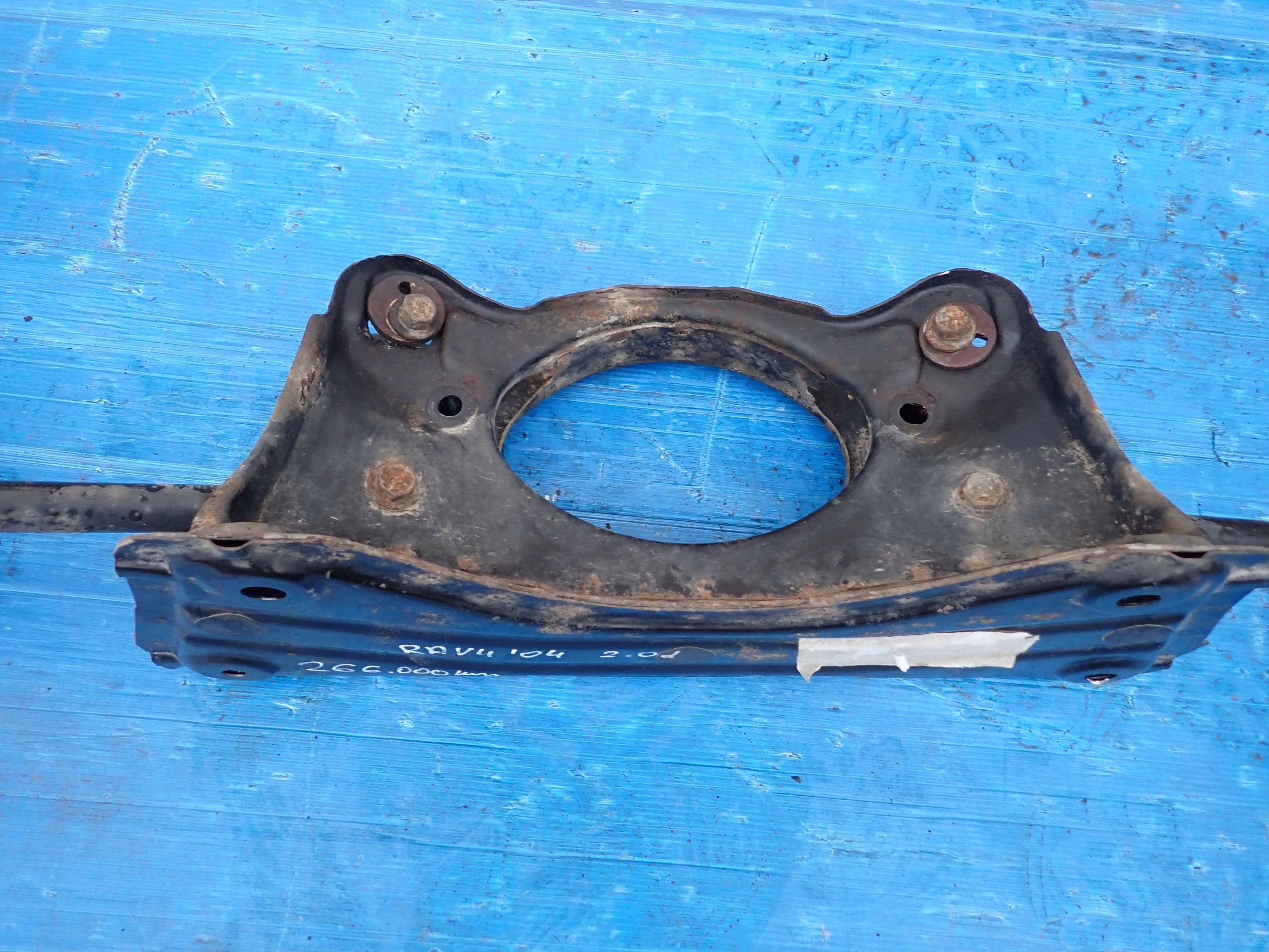 TOYOTA RAV4 RAV 4 II 00-05 BELKA TYLNA ZAWIESZENIA Producent części Toyota OE