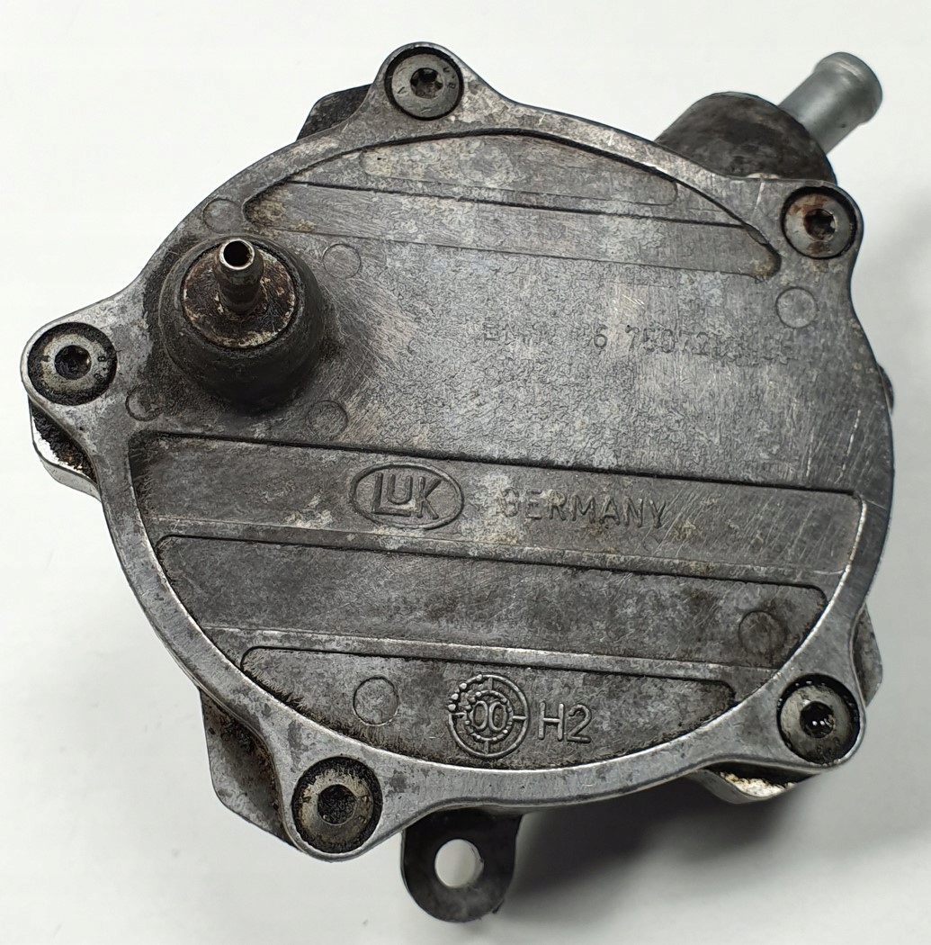 Вакуумний НАСОС BMW 7 E65 3.6 V8 7507263