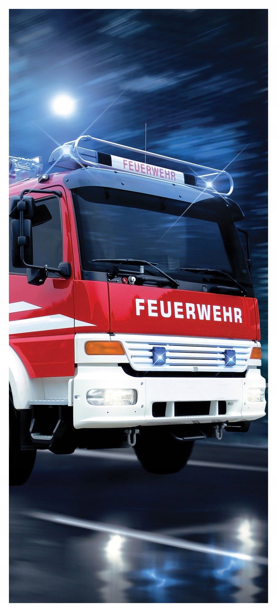 Vliesová fototapeta Červené hasičské auto v noci ve městě 91x211 lepidlo