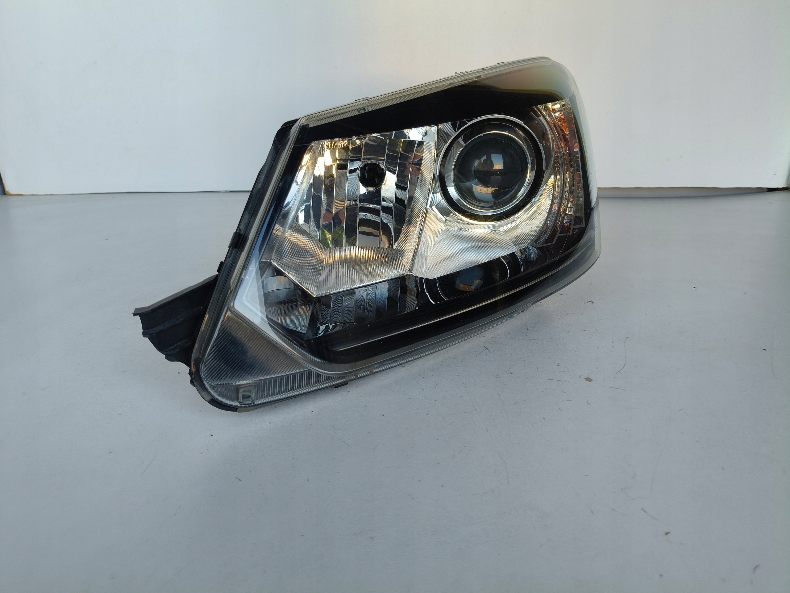 фара левая SKODA YETI 5L 5L0 13- РЕСТАЙЛИНГ ксенон led