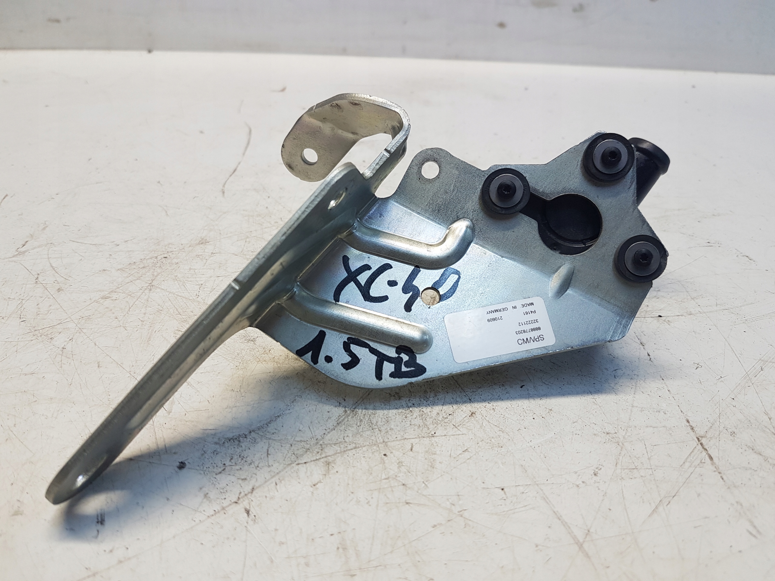VOLVO XC40 T3 water pump 31461909