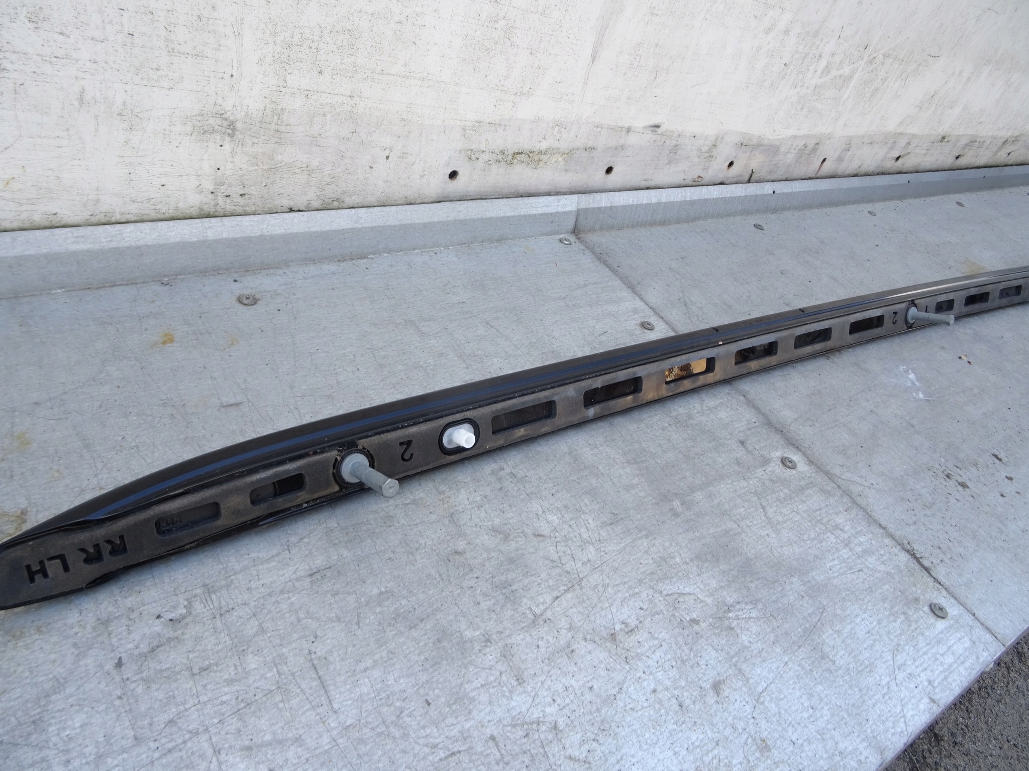 PEUGEOT 2008 II Dachreling links 98257241
