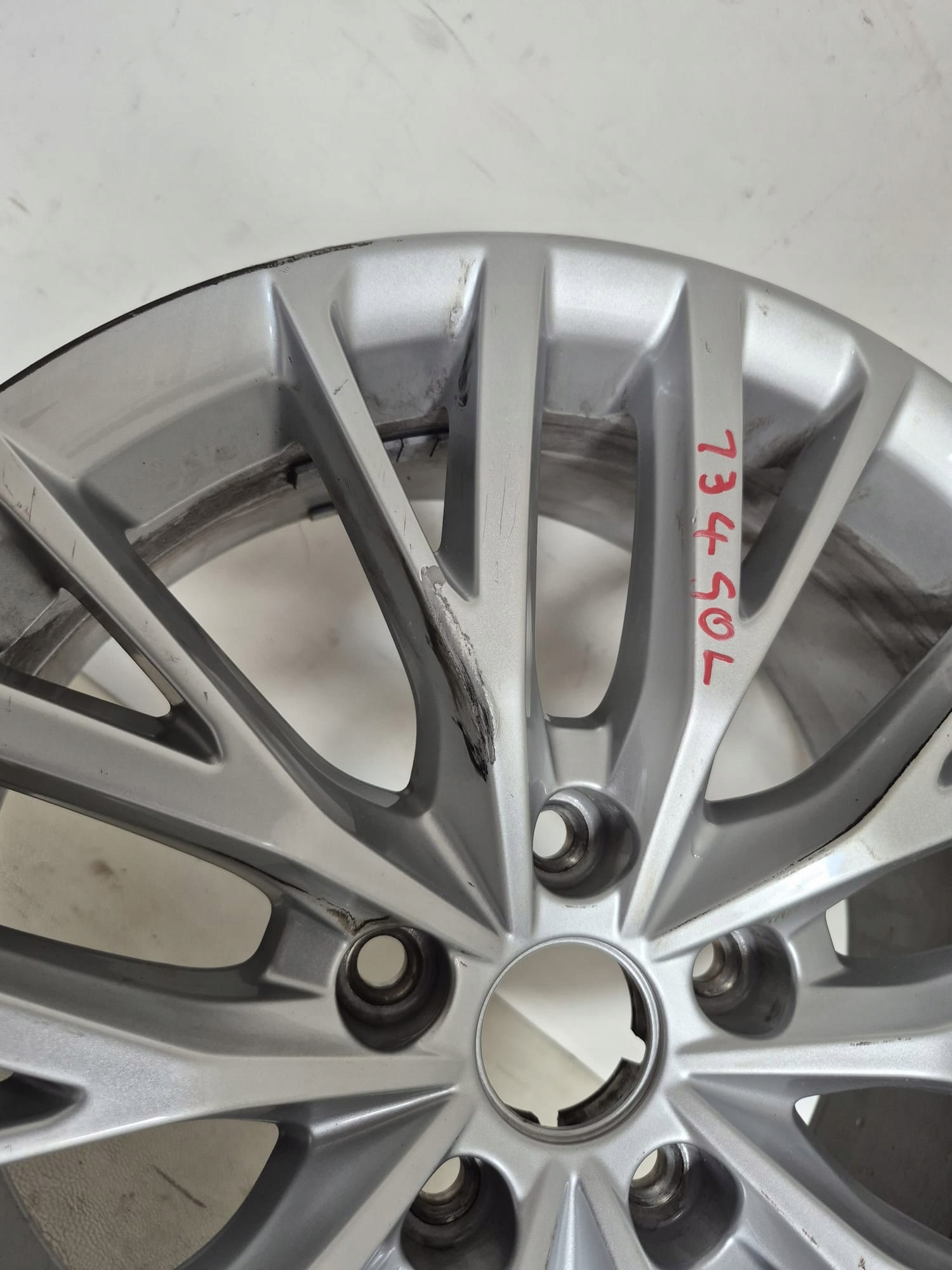 SEAT 5FA601025B 7.5JX17H2 17" disk hliníkový