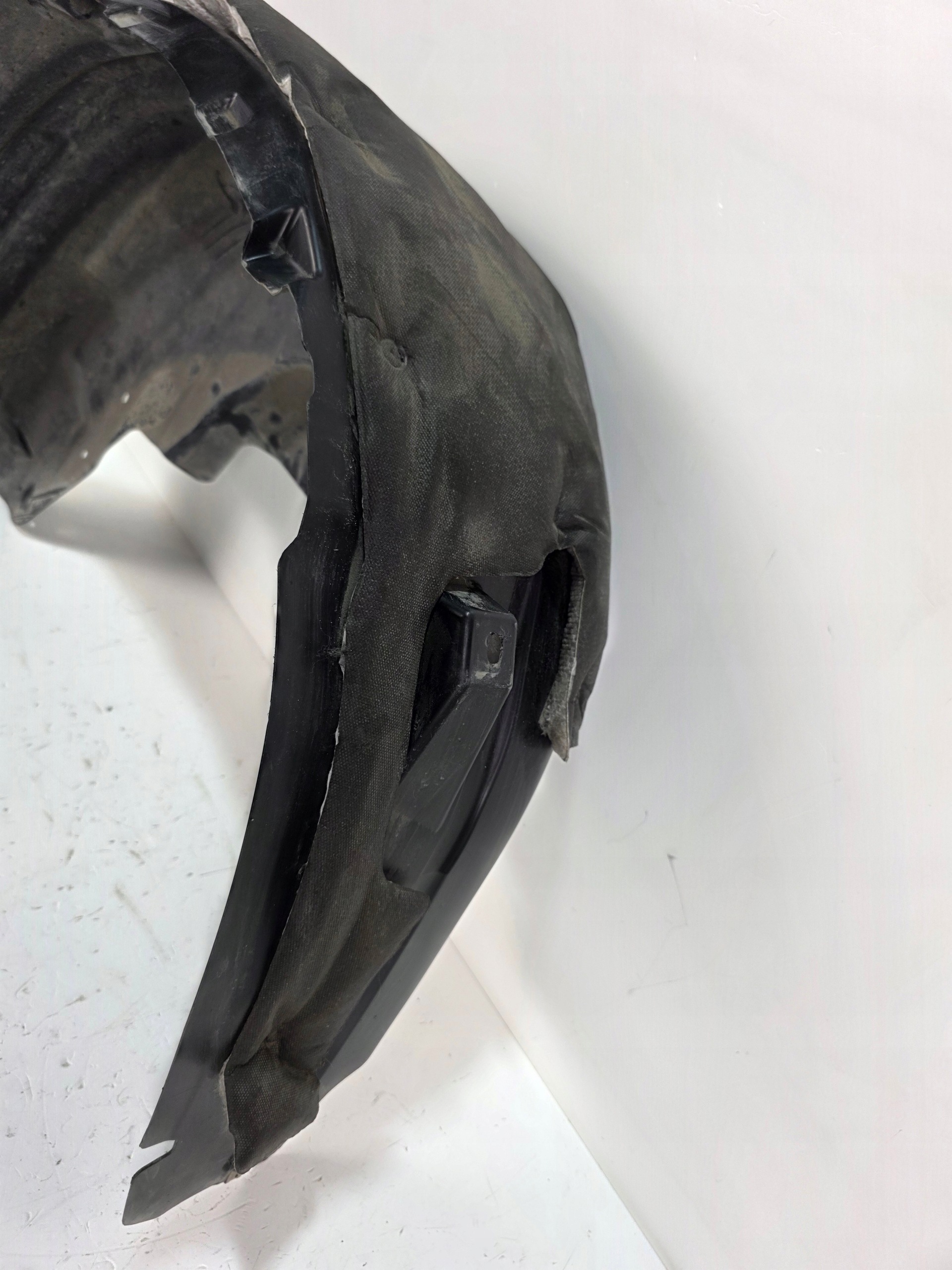 mudguard right rear. JEEP AVENGER 52170950