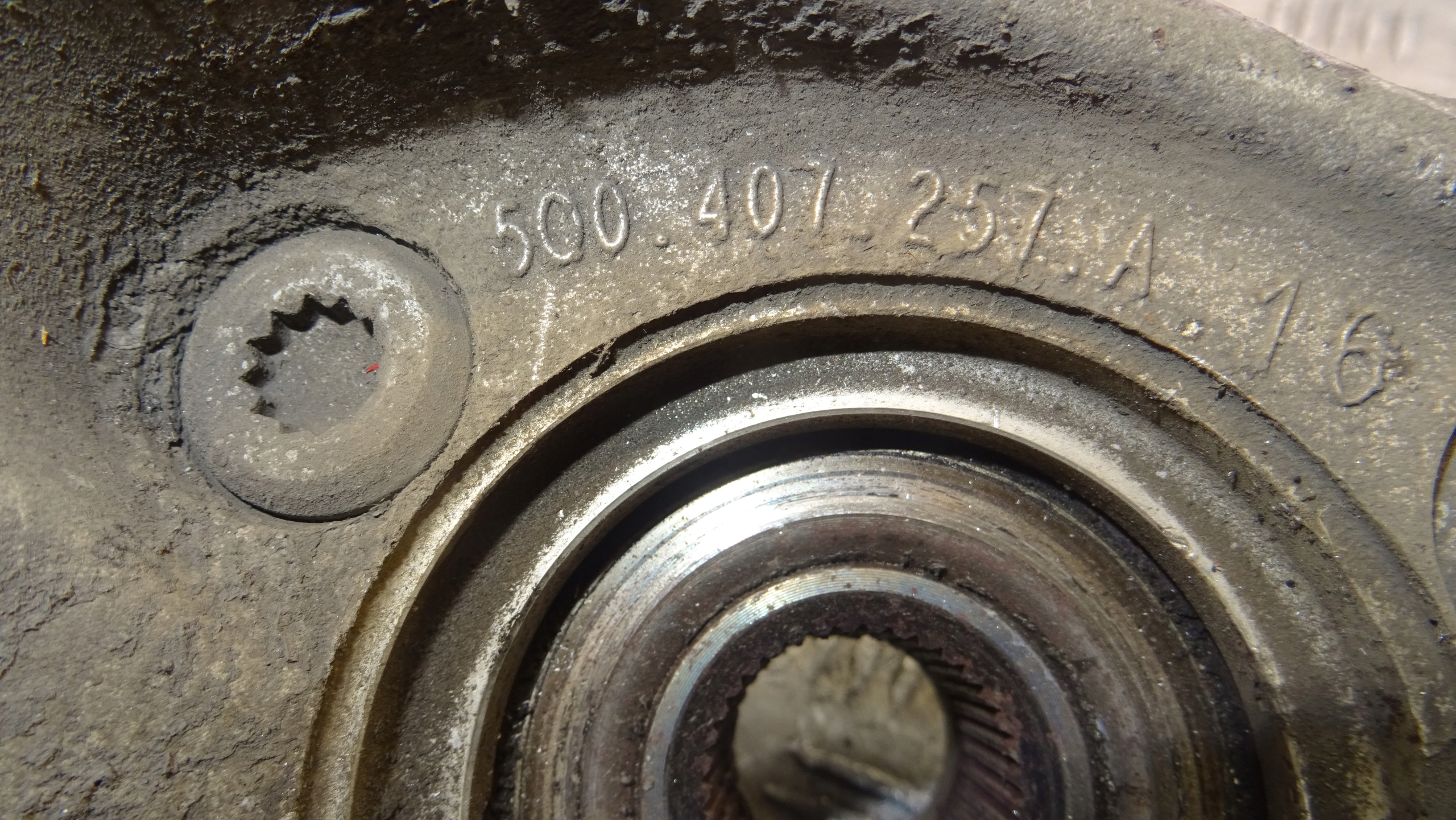 Mozzo FUSELLO perno mozzo sinistra VW AUDI 5Q0407257A
