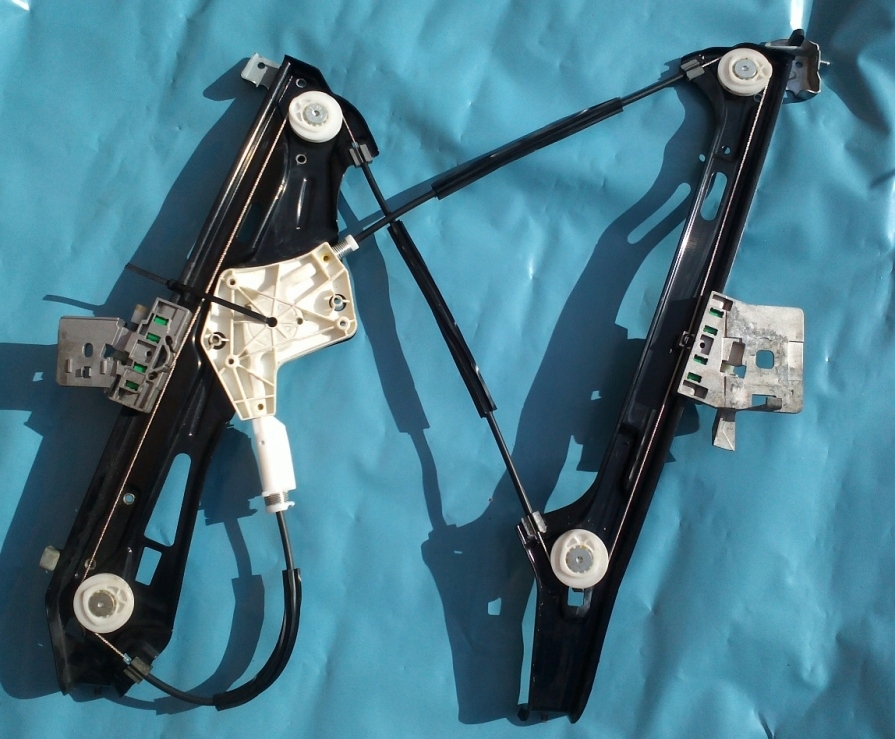 Mercedes CLS AMG W219 Podnośnik przód Lewy NOWE W-WA