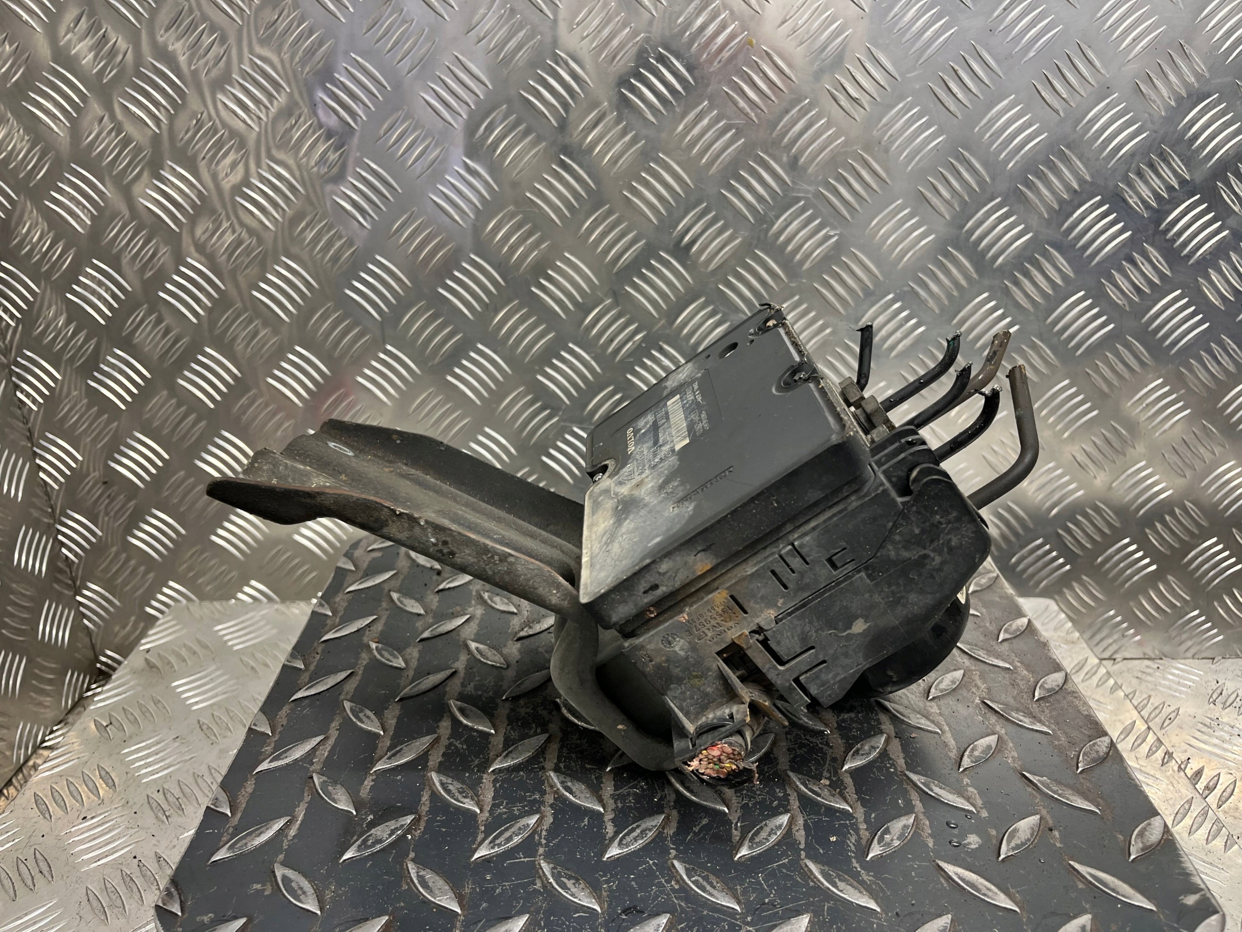 pumpa ABS VOLVO XC90 08671225